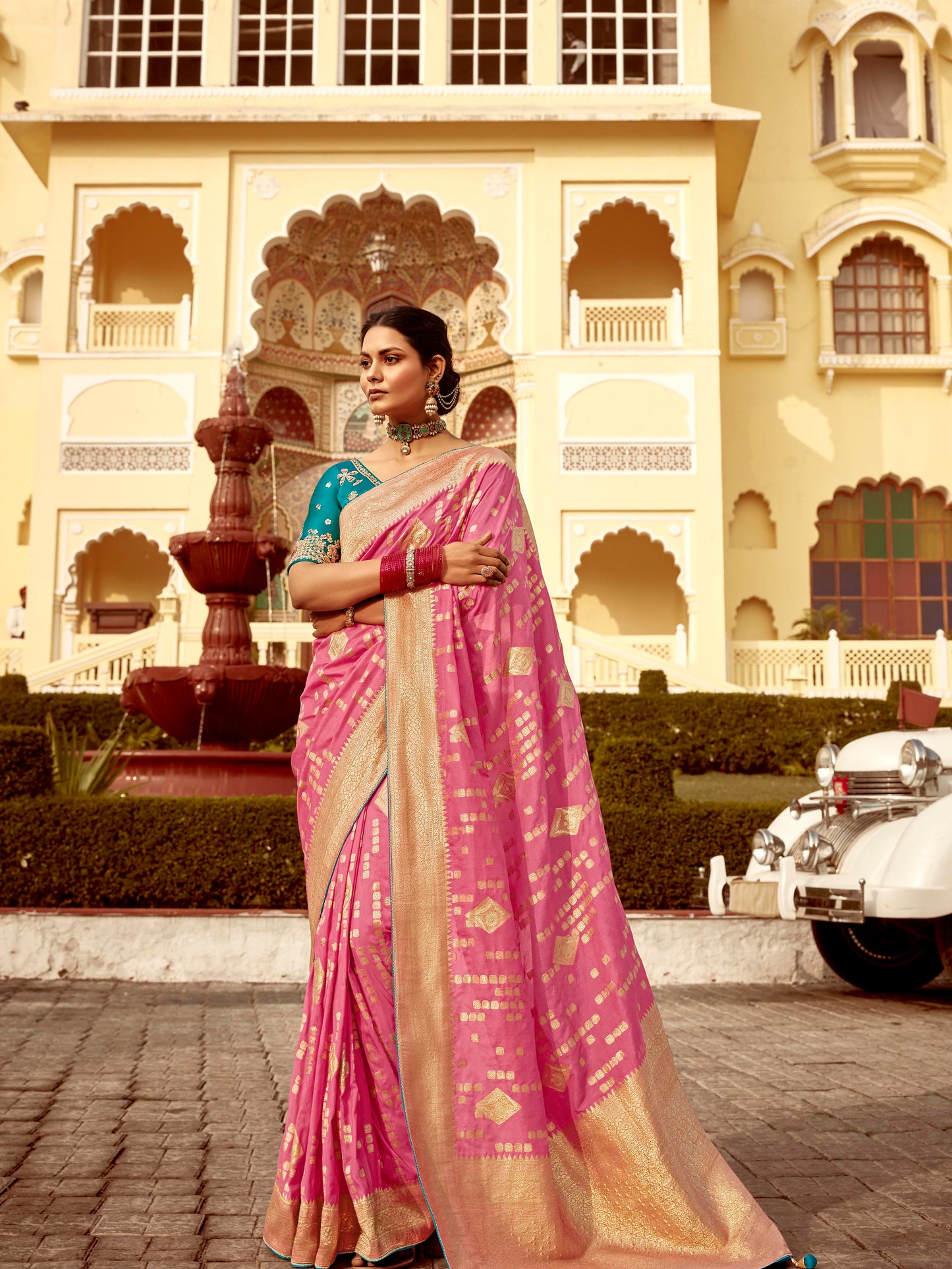 Dhiyona KM Women Pink Banarasi Silk Saree With Gold Zari Weaving