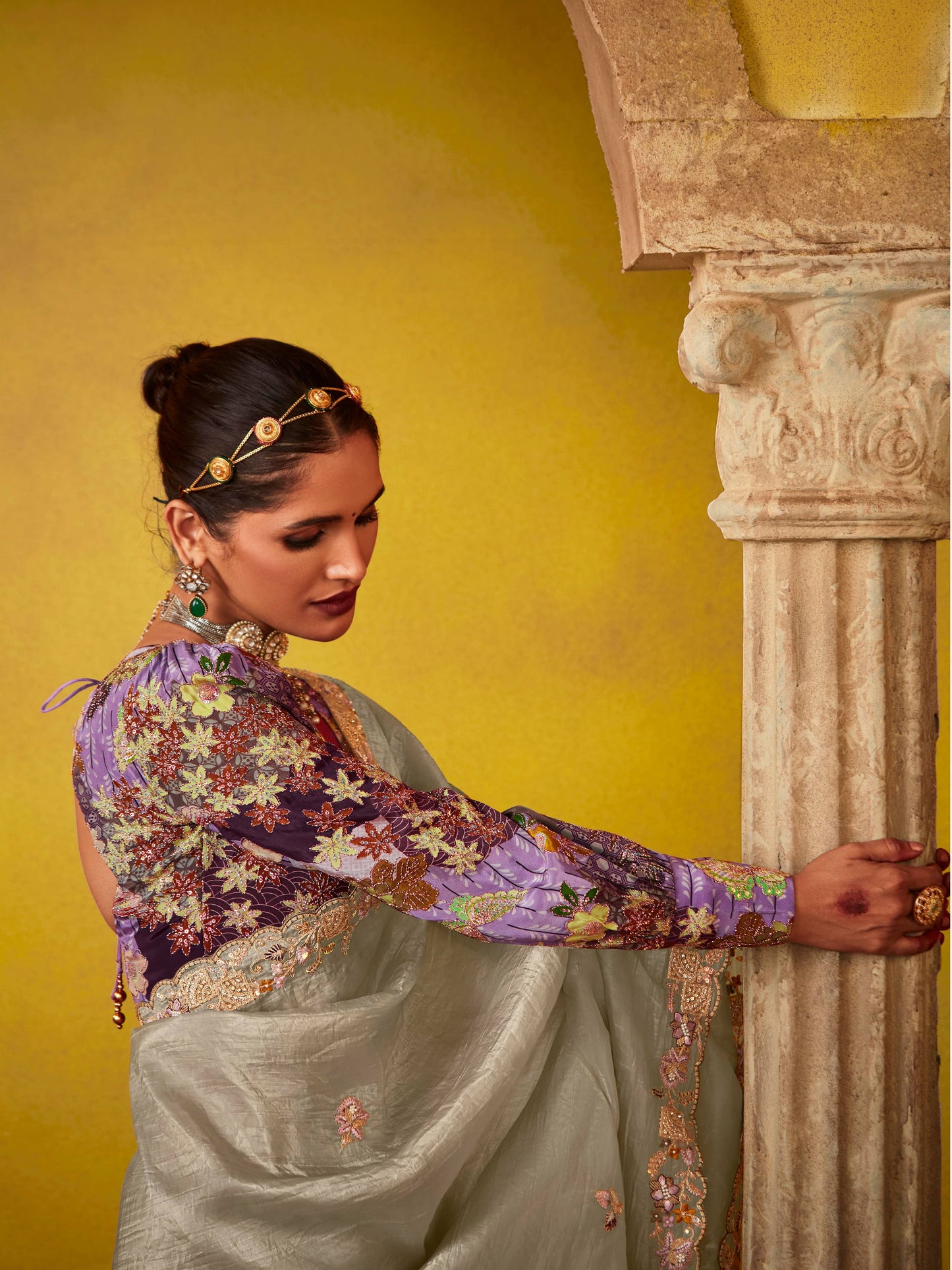 Dhiyona KM Women Elegant Silver Saree With Ornate Blouse