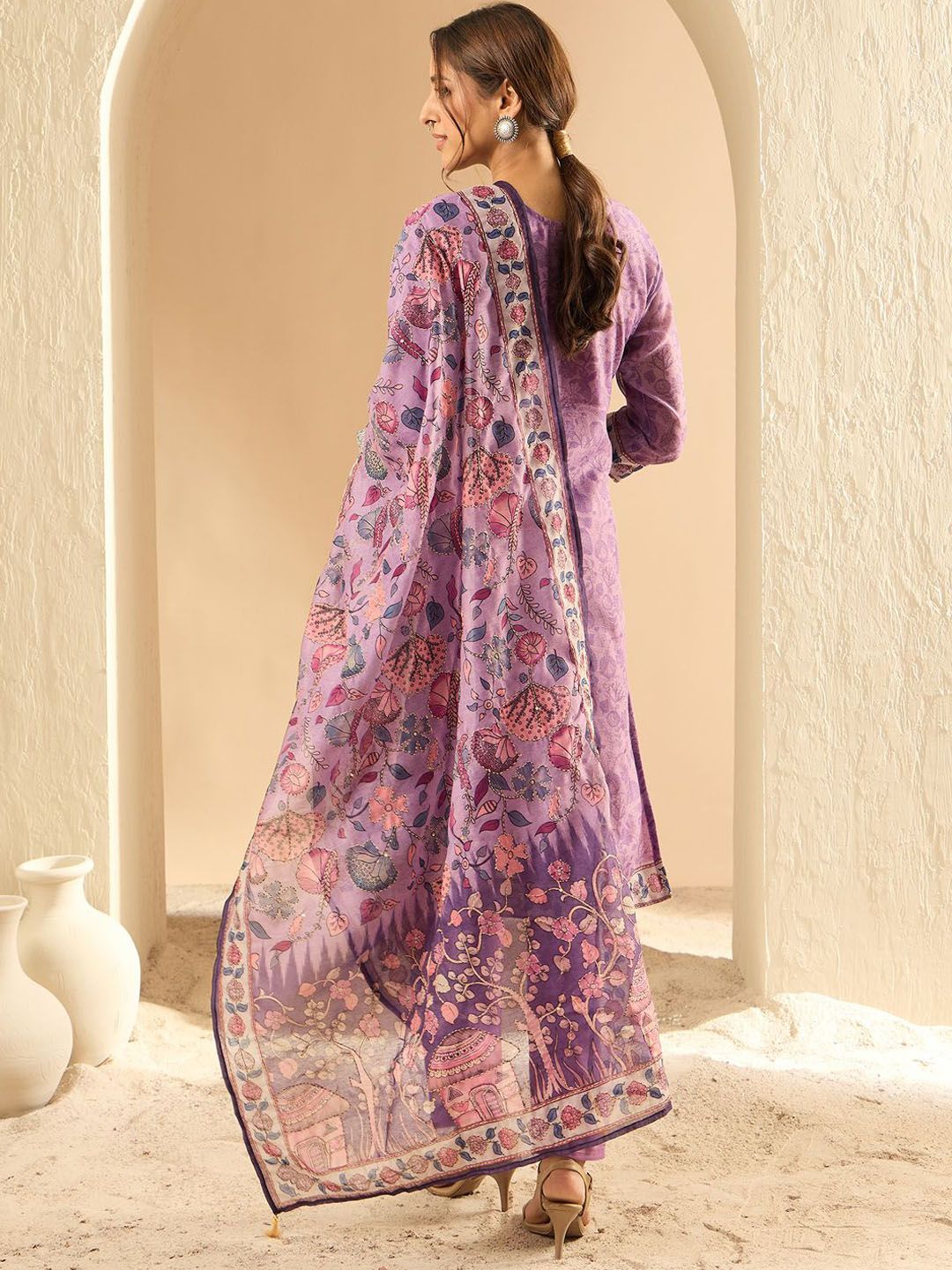 Dhiyona IE Women Floral Printed Kurta with Trousers & With Dupatta