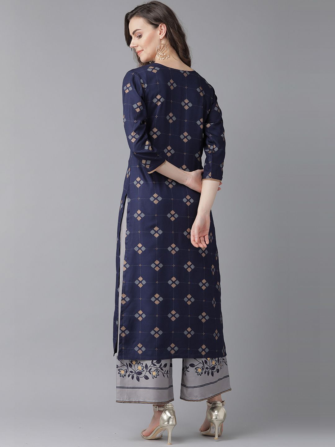 Dhiyona IE Women Navy Blue Floral Printed Thread Work Kurta