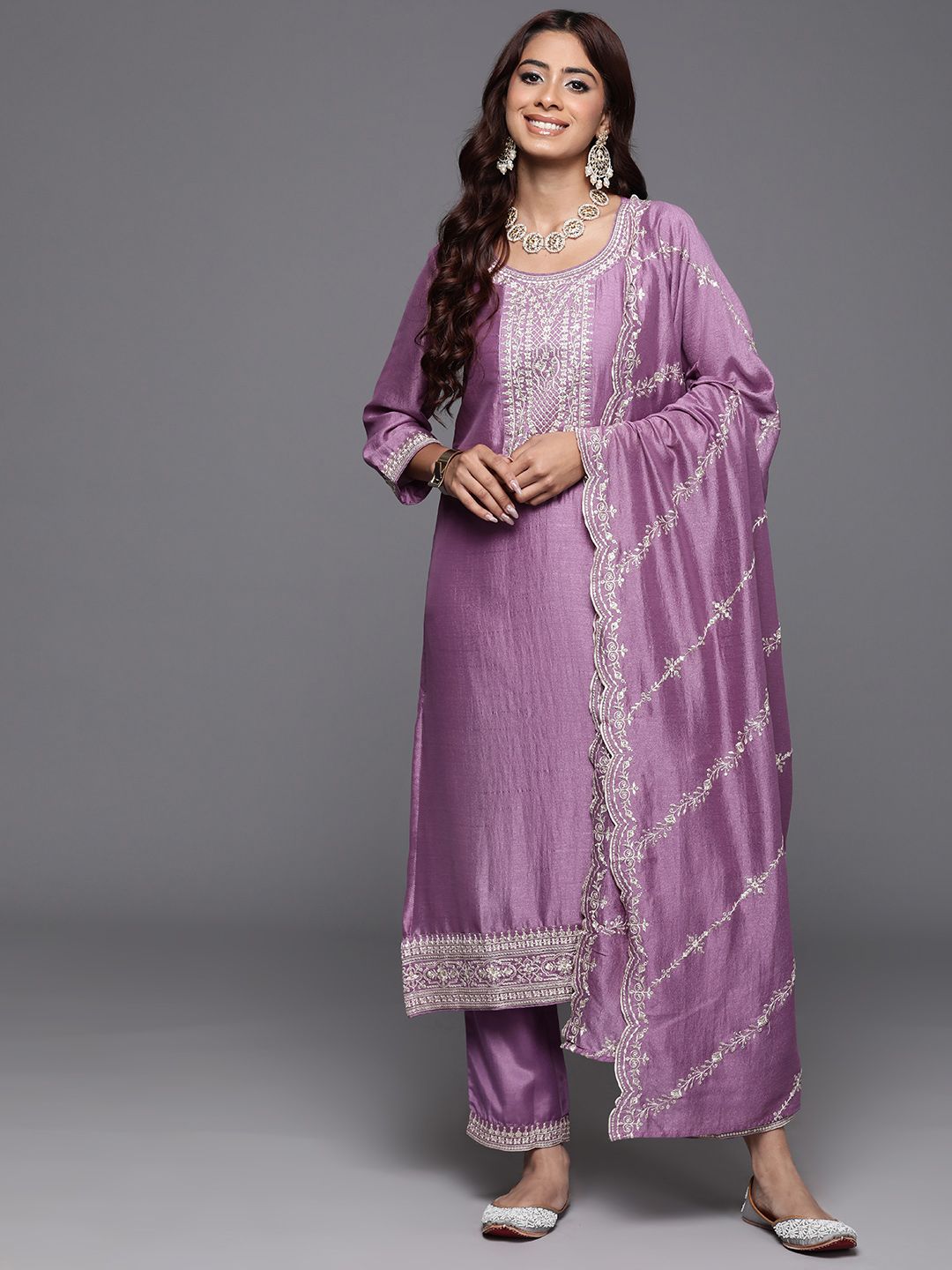 Dhiyona IE Floral Embroidered Regular Sequinned Kurta with Trousers & Dupatta