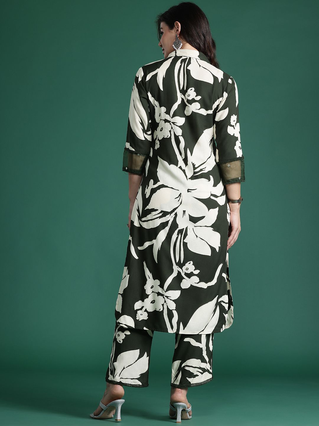 Dhiyona IE Floral Printed Sequinned Kurta with Trousers
