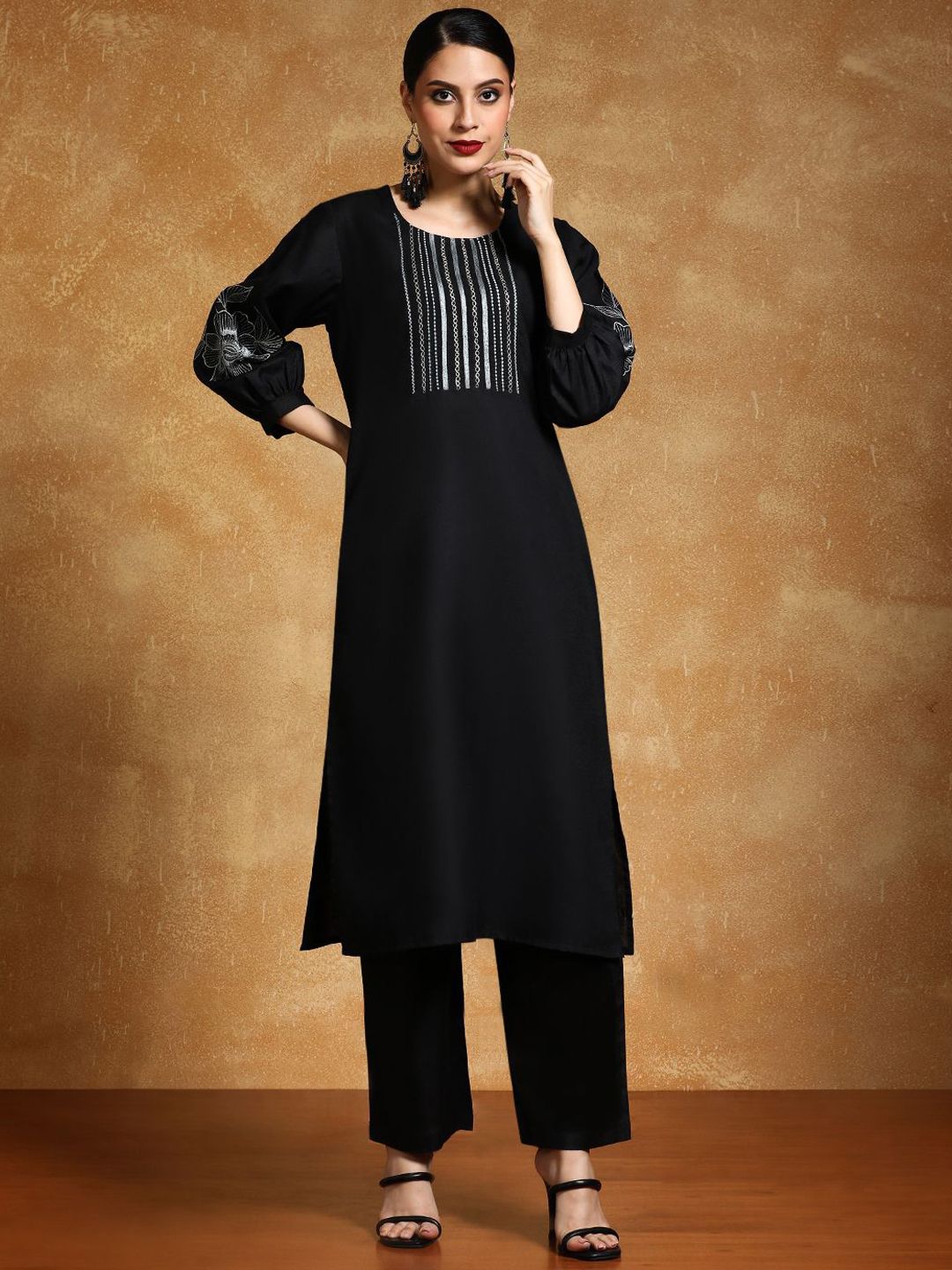 Dhiyona VA Women'sFloral Embroidered Thread Work Round Neck Straight Kurta With Trousers