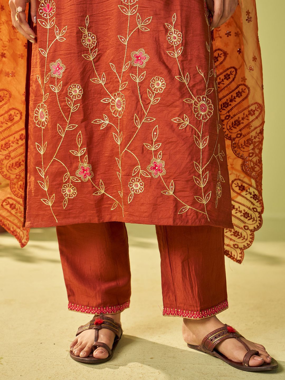 Dhiyona IE Women Floral Embroidered Kurta with Trousers & Dupatta