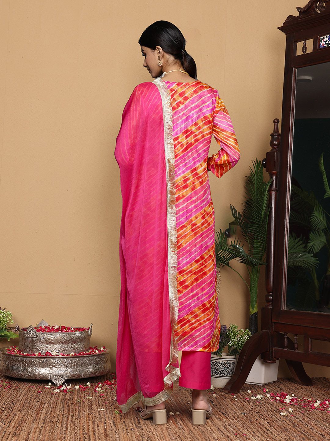 Dhiyona VA Women's Dyed Regular Thread Work Kurta with Trousers & With Dupatta