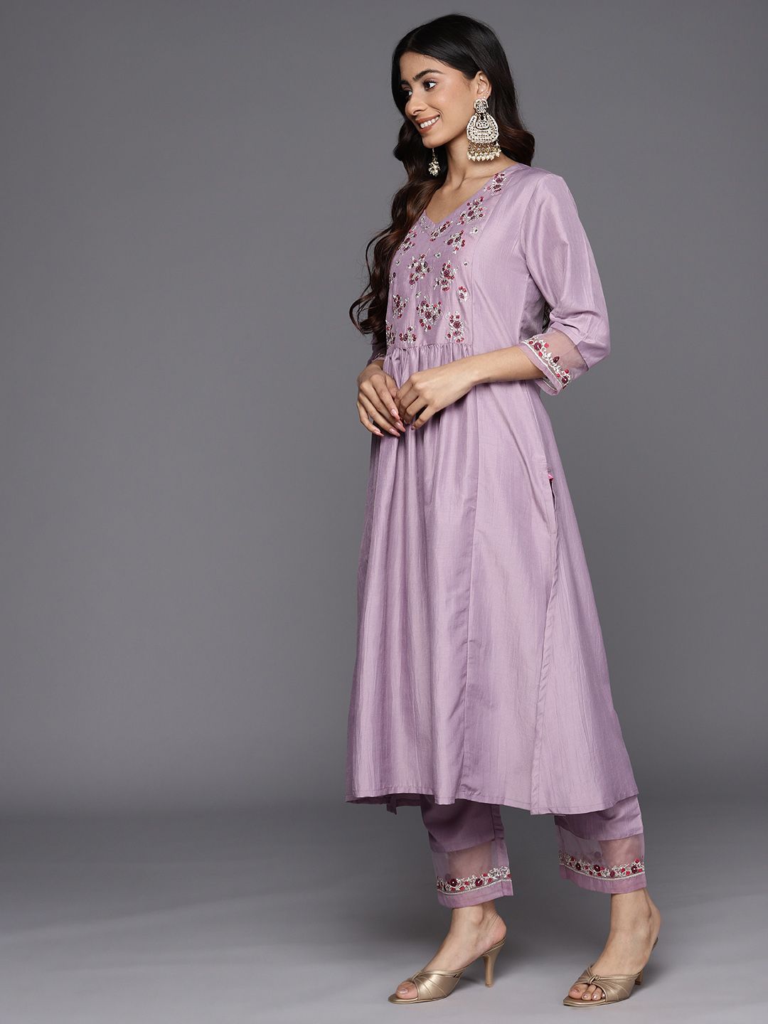 Dhiyona VA Women'sEmbroidered Empire Sequinned Kurta With Trousers & Dupatta