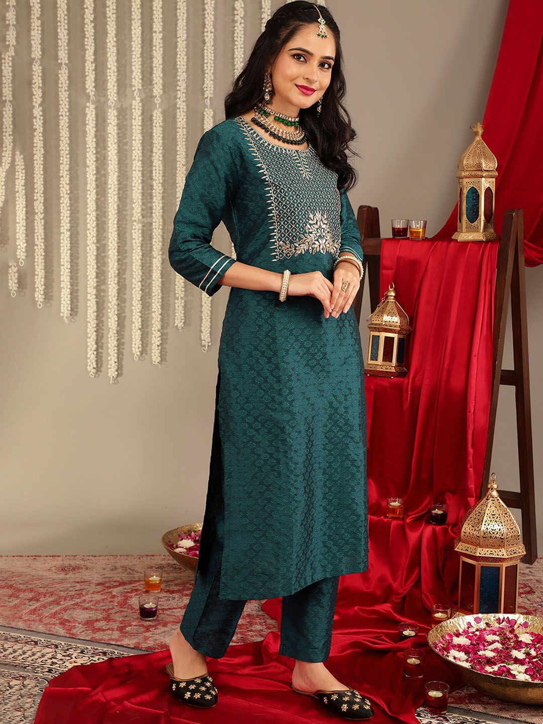 Dhiyona VA Women'sEthnic Motifs Yoke Design Thread Work Kurta & Trousers With Dupatta
