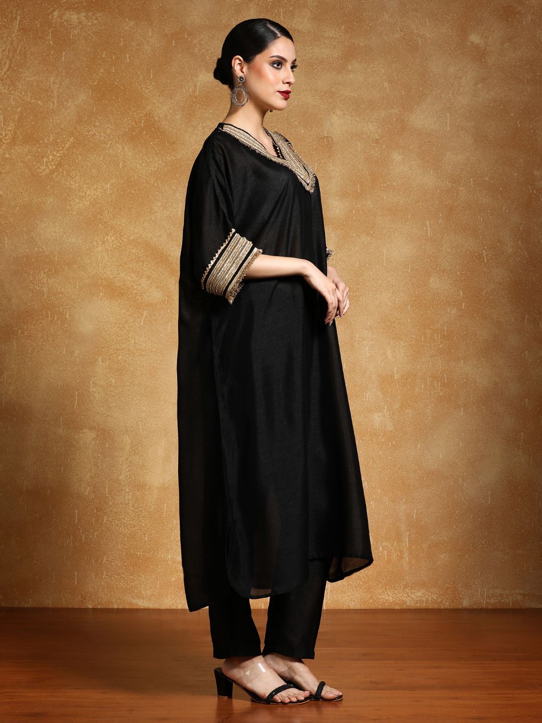 Dhiyona VA Women's Ethnic Motifs Yoke Design Regular Kurta with Trousers