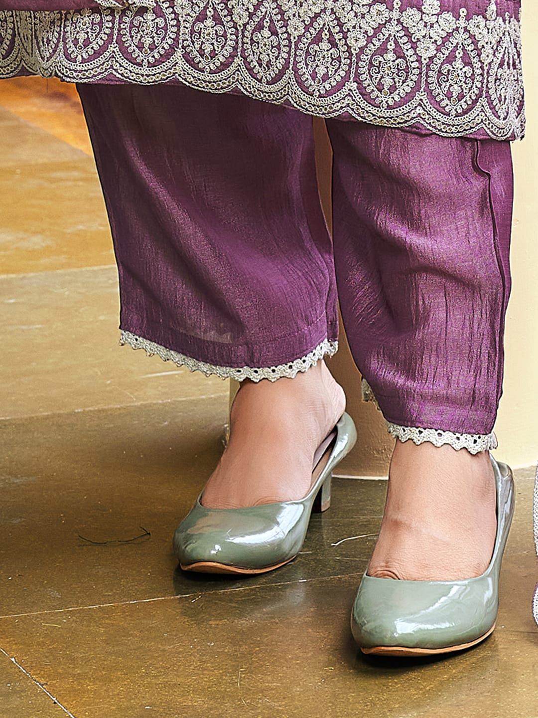 Dhiyona IE Ethnic Motifs Yoke Design Panelled Sequinned Kurta with Trousers & With Dupatta