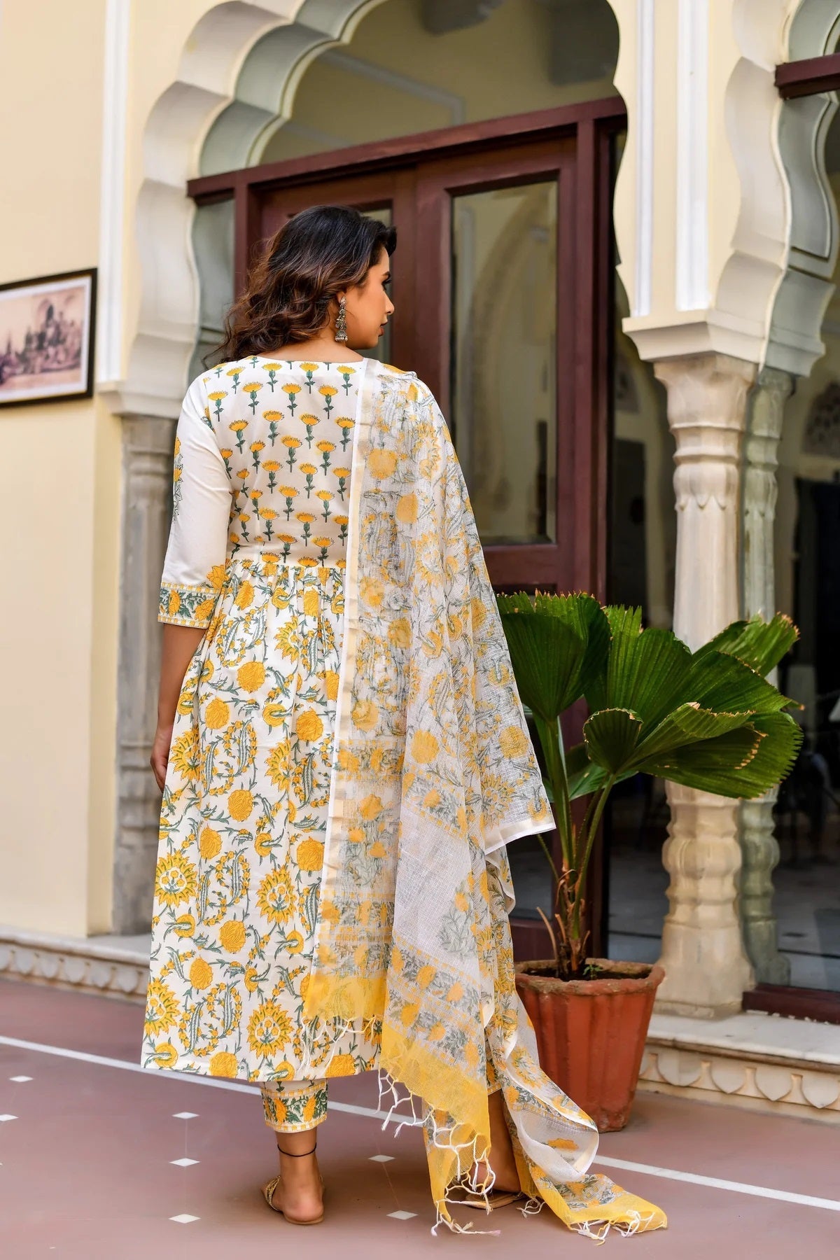 Women Yellow, White Printed, Abstract Viscose Rayon Kurta, Pant And Dupatta Set