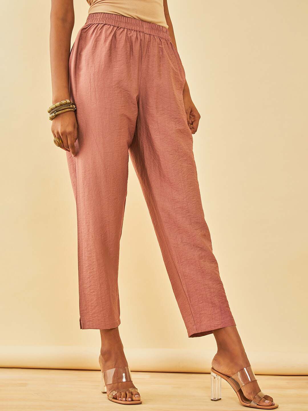 Dhiyona SO Women's Floral Printed Regular Beads and Stones Kurta with Trousers & With Dupatta