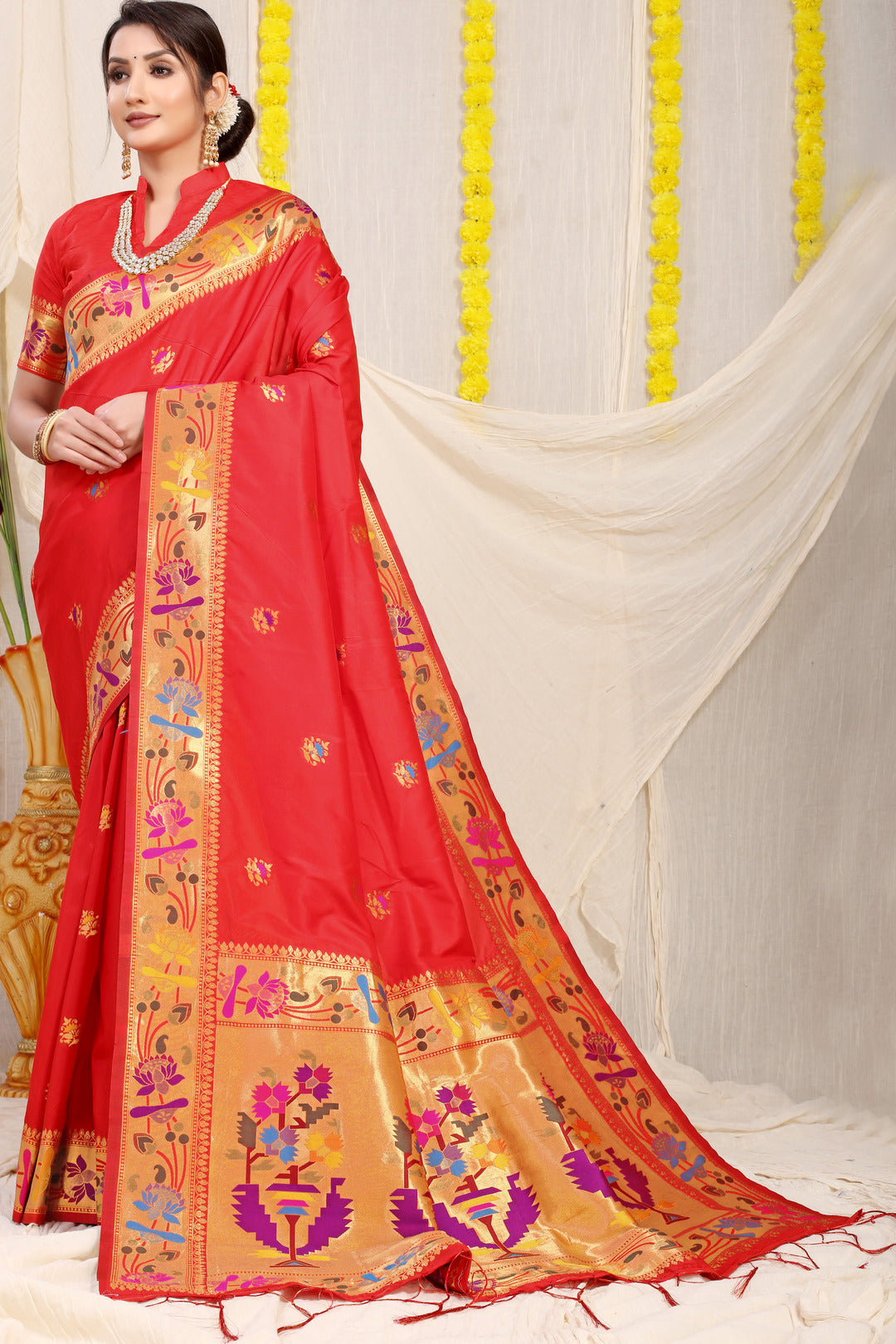 Dhiyona GR Women's Lotus Red Zari Paithani Silk Saree