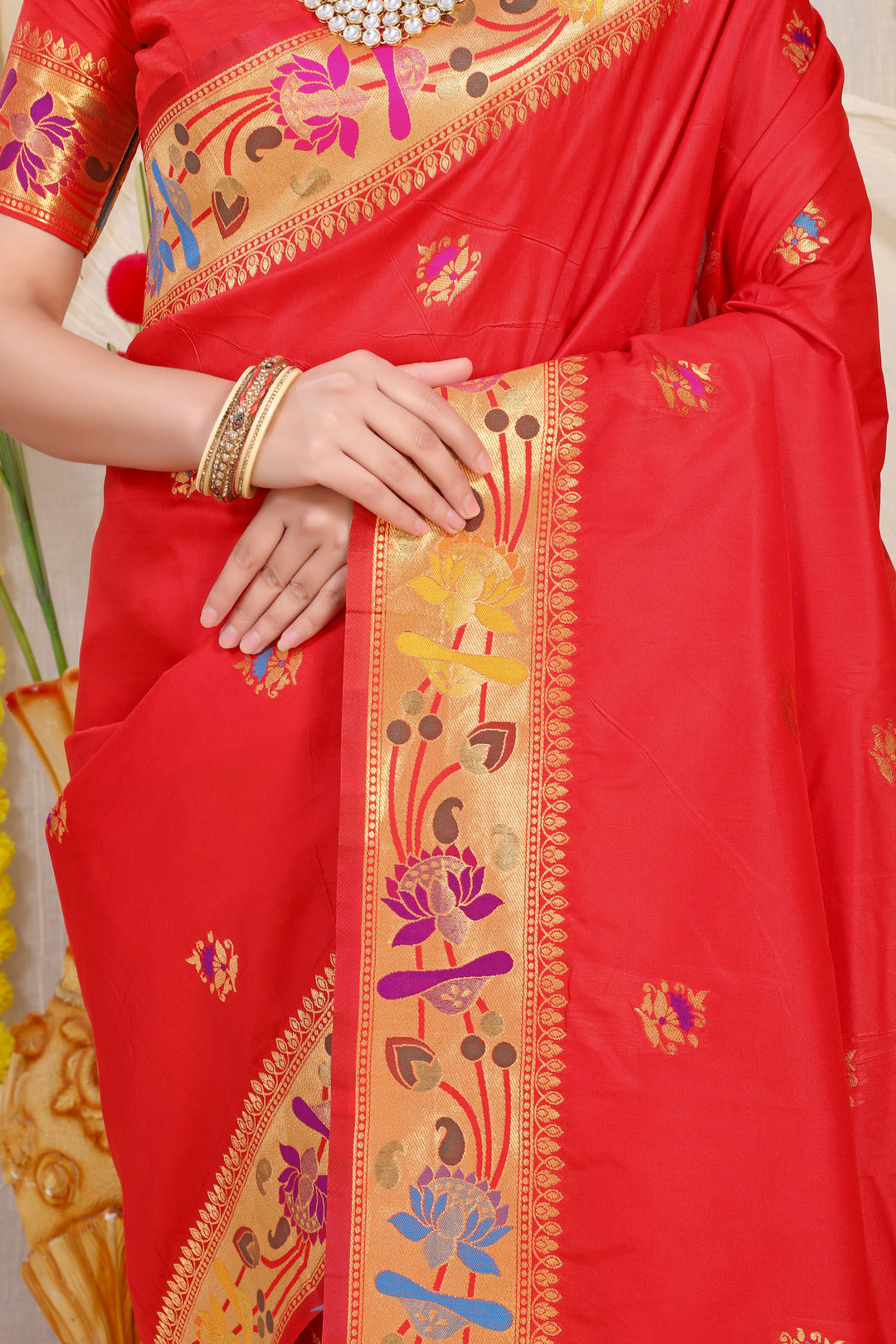 Dhiyona GR Women's Lotus Red Zari Paithani Silk Saree