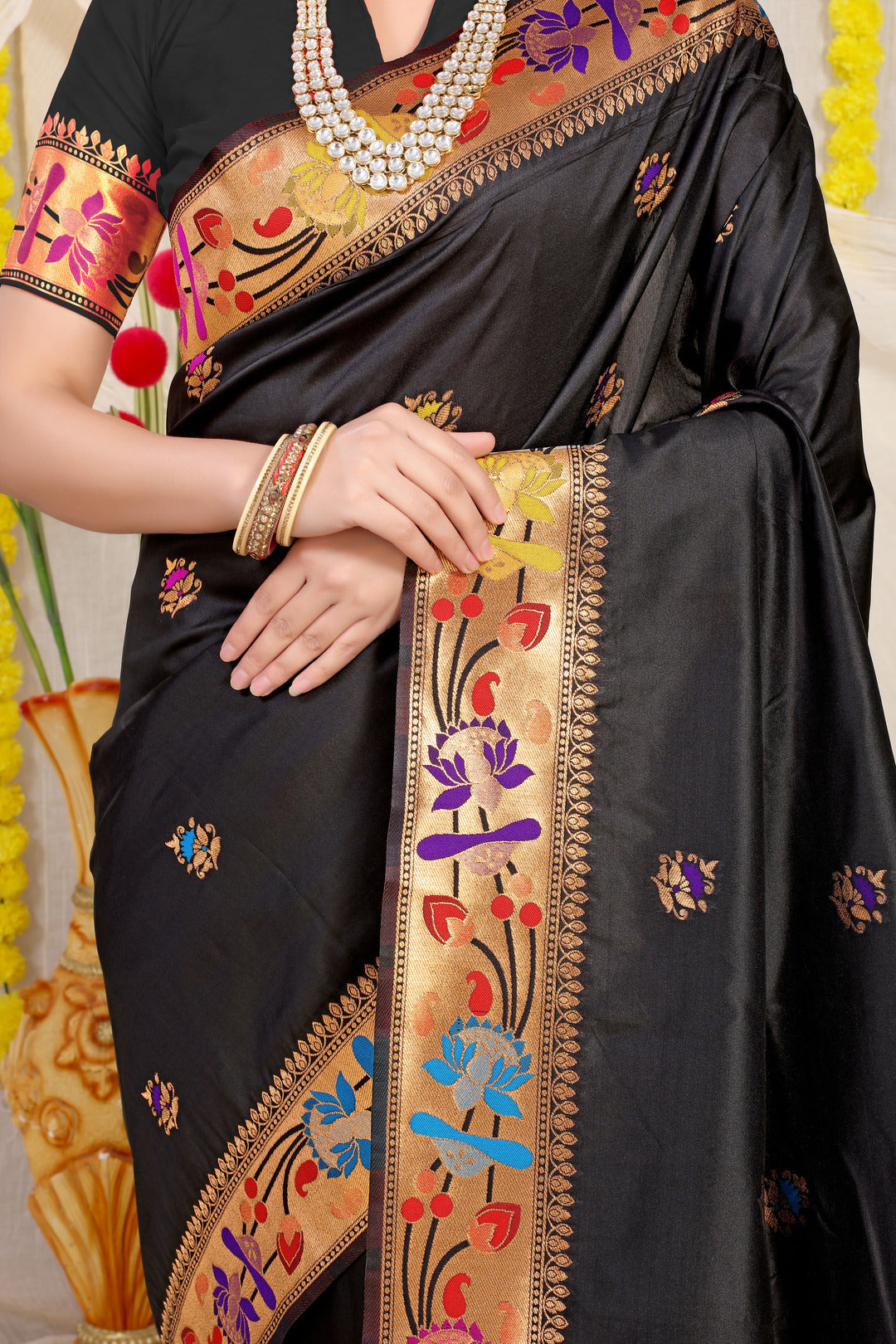 Dhiyona GR Women's Lotus Black Zari Paithani Silk Saree