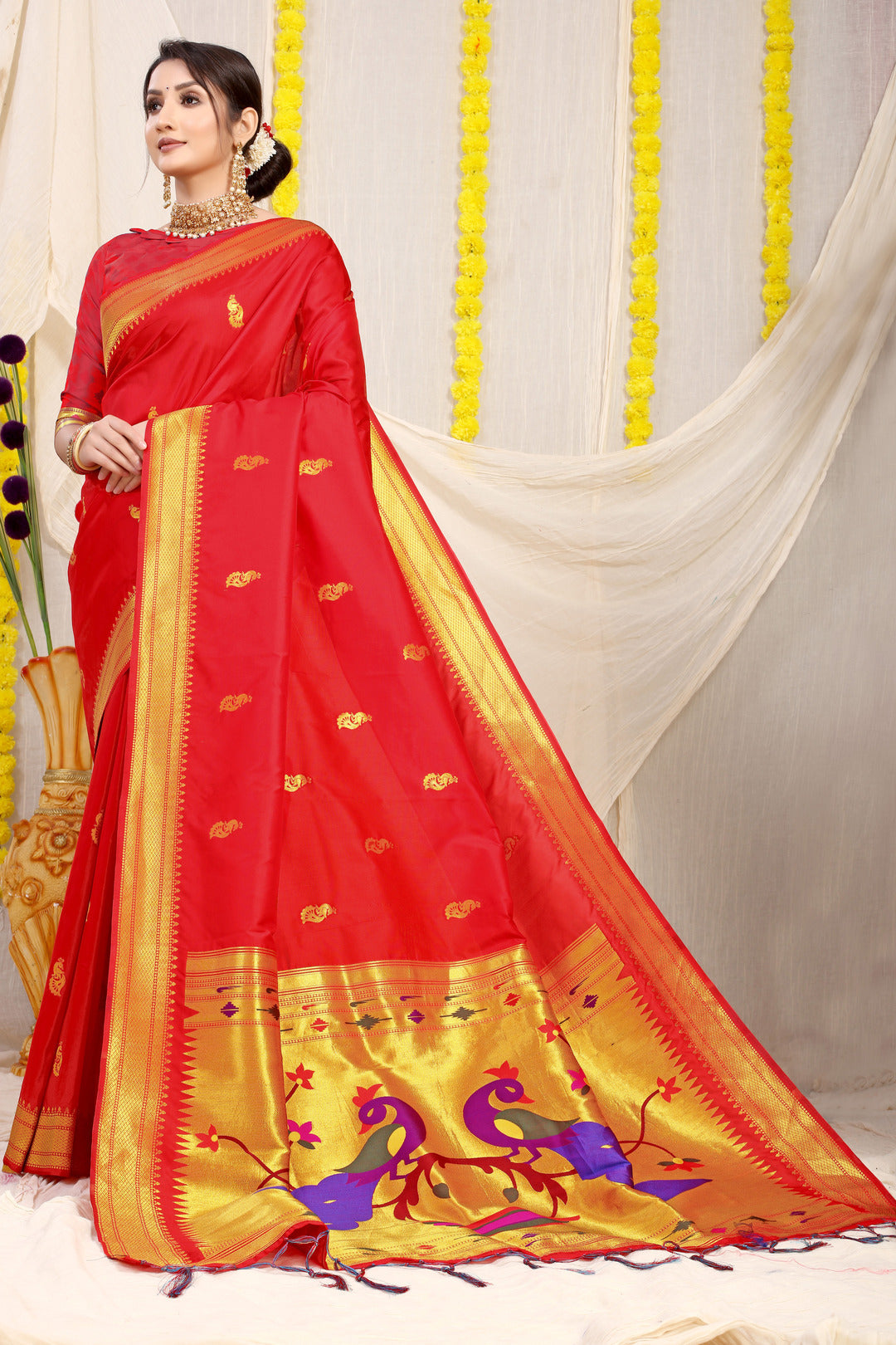 Dhiyona GR Women's Gol Mor Red Zari Paithani Silk Saree