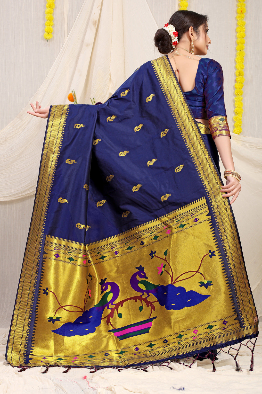 Dhiyona GR Women's Gol Mor Navy Zari Paithani Silk Saree
