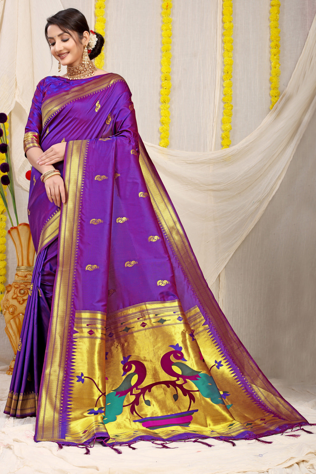 Dhiyona GR Women's Gol Mor Purple Zari Paithani Silk Saree