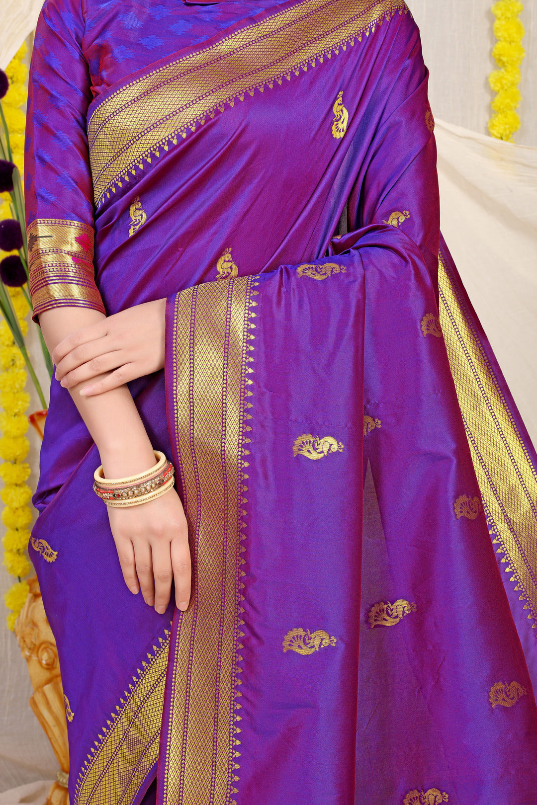 Dhiyona GR Women's Gol Mor Purple Zari Paithani Silk Saree