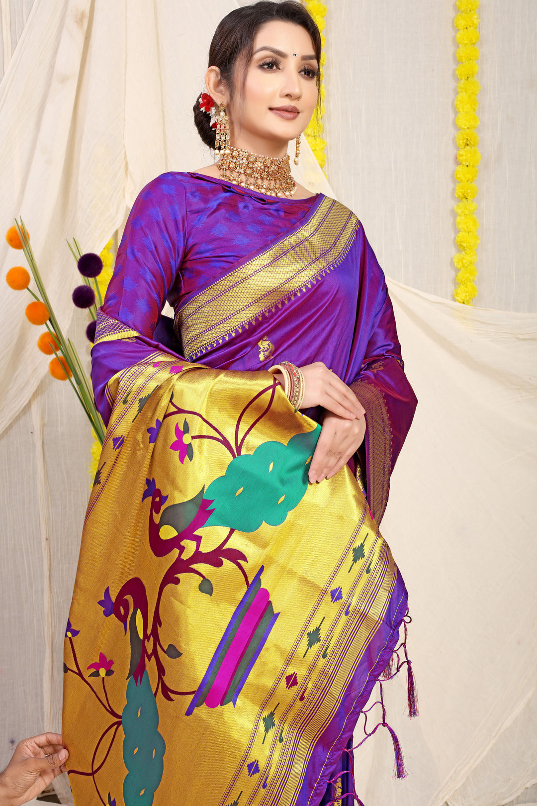 Dhiyona GR Women's Gol Mor Purple Zari Paithani Silk Saree
