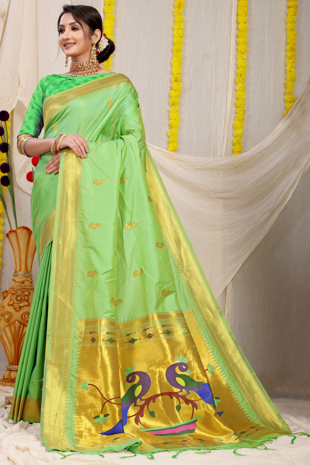 Dhiyona GR Women's Gol Mor Mint Green Zari Paithani Silk Saree
