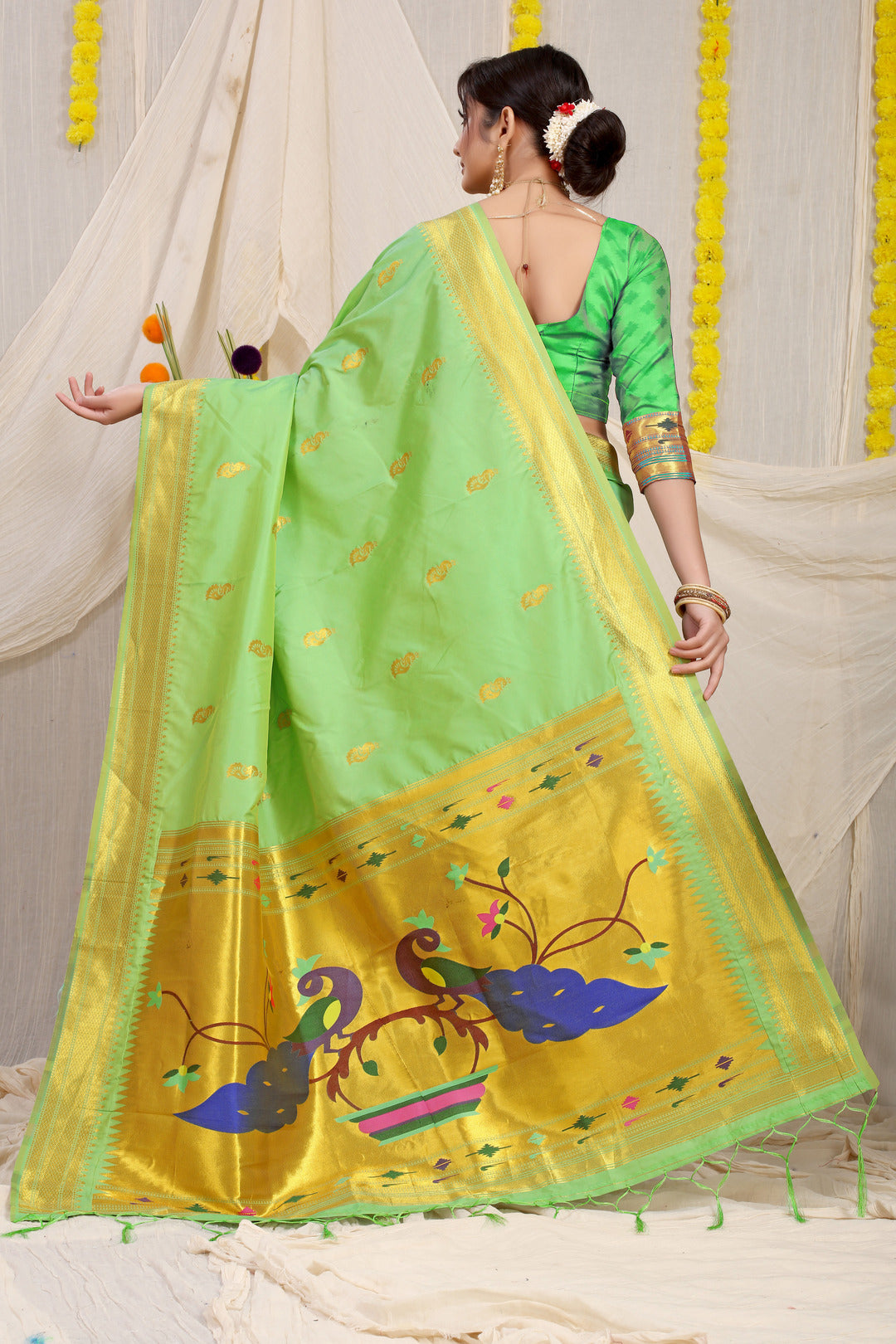 Dhiyona GR Women's Gol Mor Mint Green Zari Paithani Silk Saree