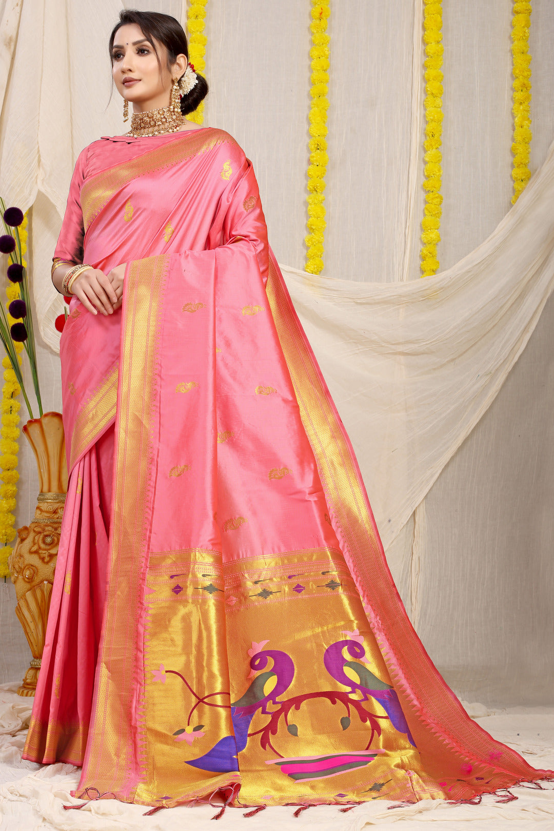 Dhiyona GR Women's Gol Mor Light Pink Zari Paithani Silk Saree
