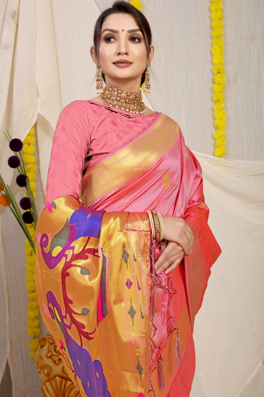 Dhiyona GR Women's Gol Mor Light Pink Zari Paithani Silk Saree