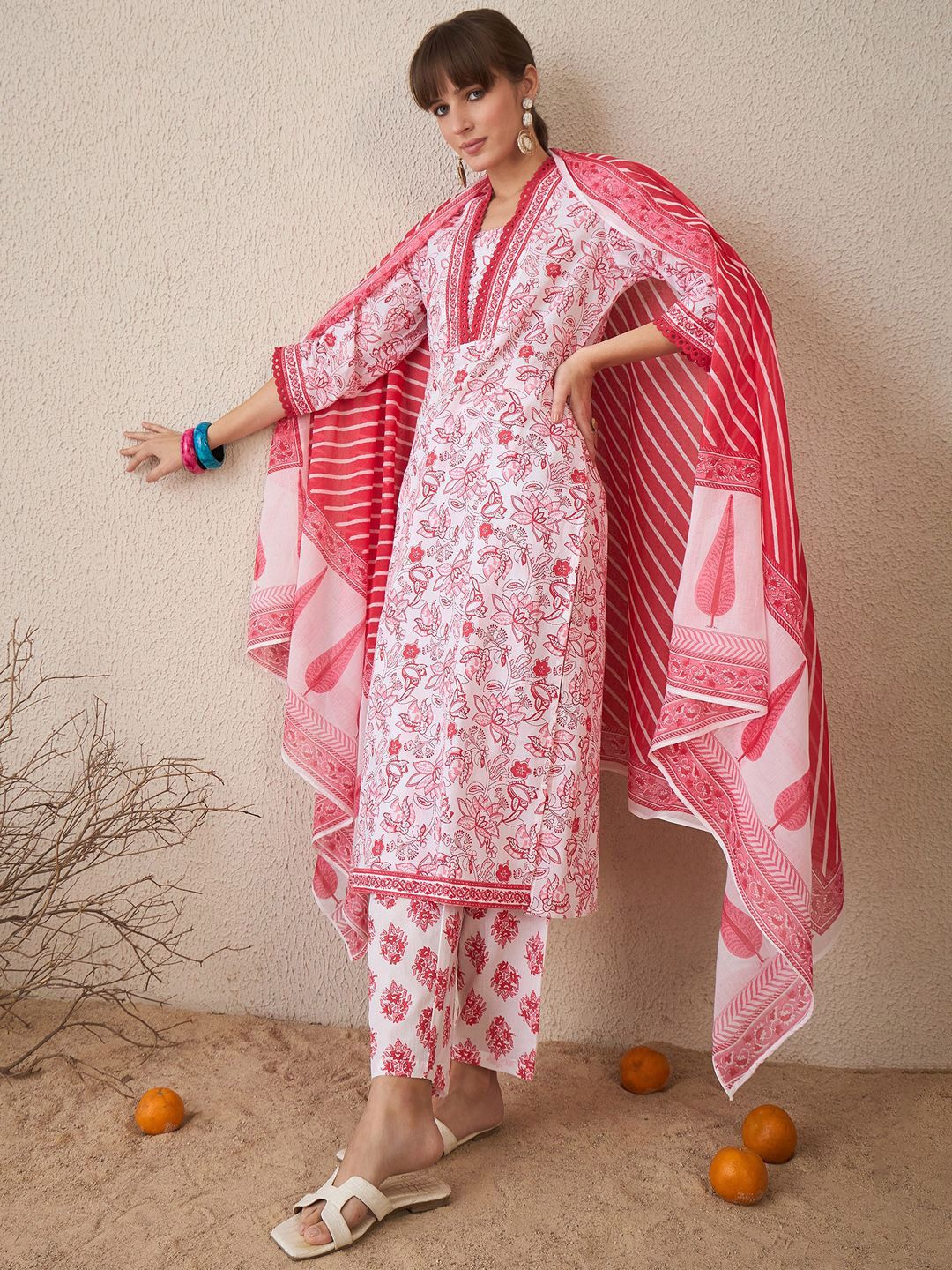 Dhiyona IE Women Floral Printed Regular Pure Cotton Kurta with Trousers & With Dupatta