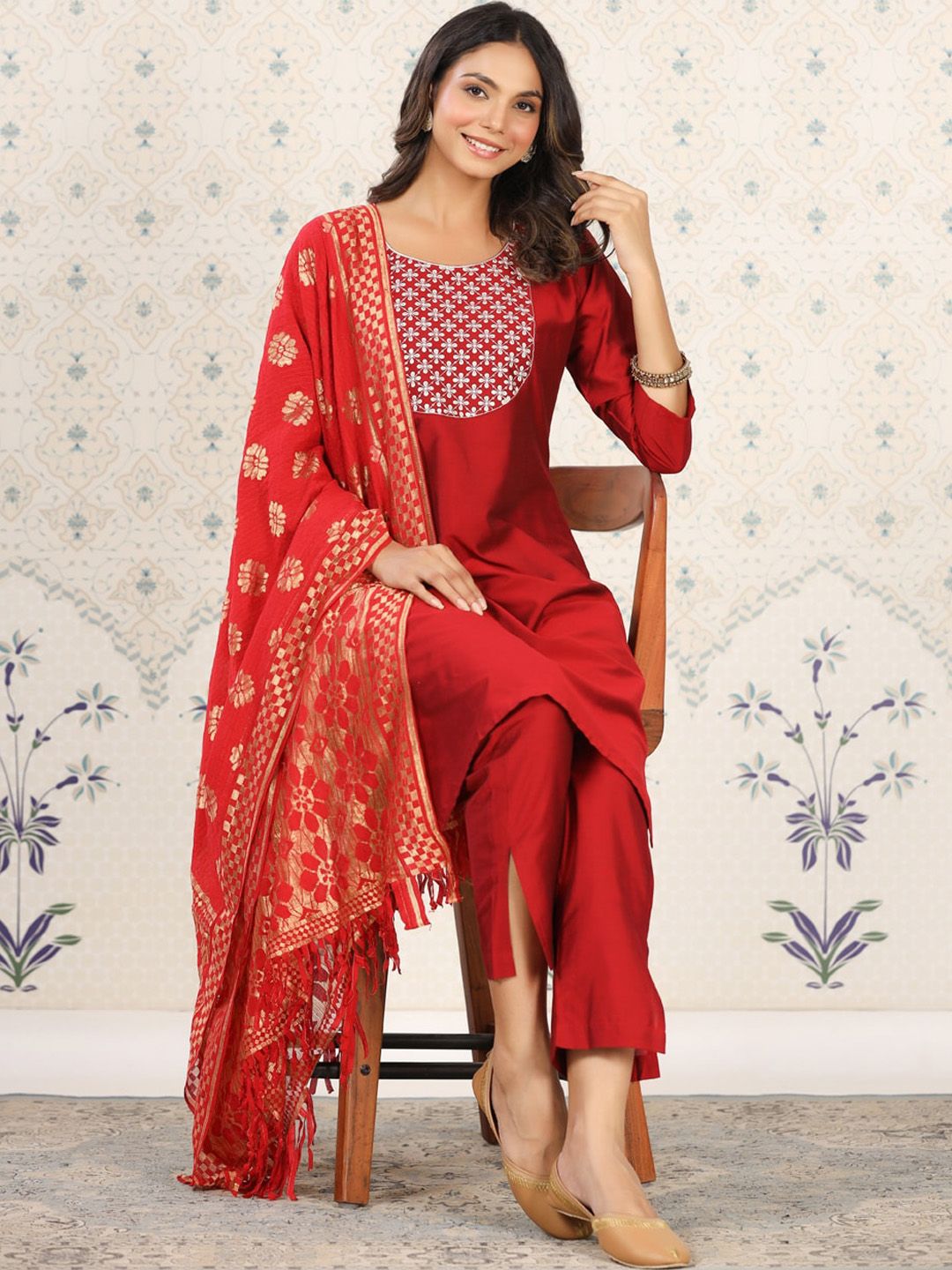 Dhiyona OD Floral Embroidered Sequined Straight Kurta & Trousers With Dupatta