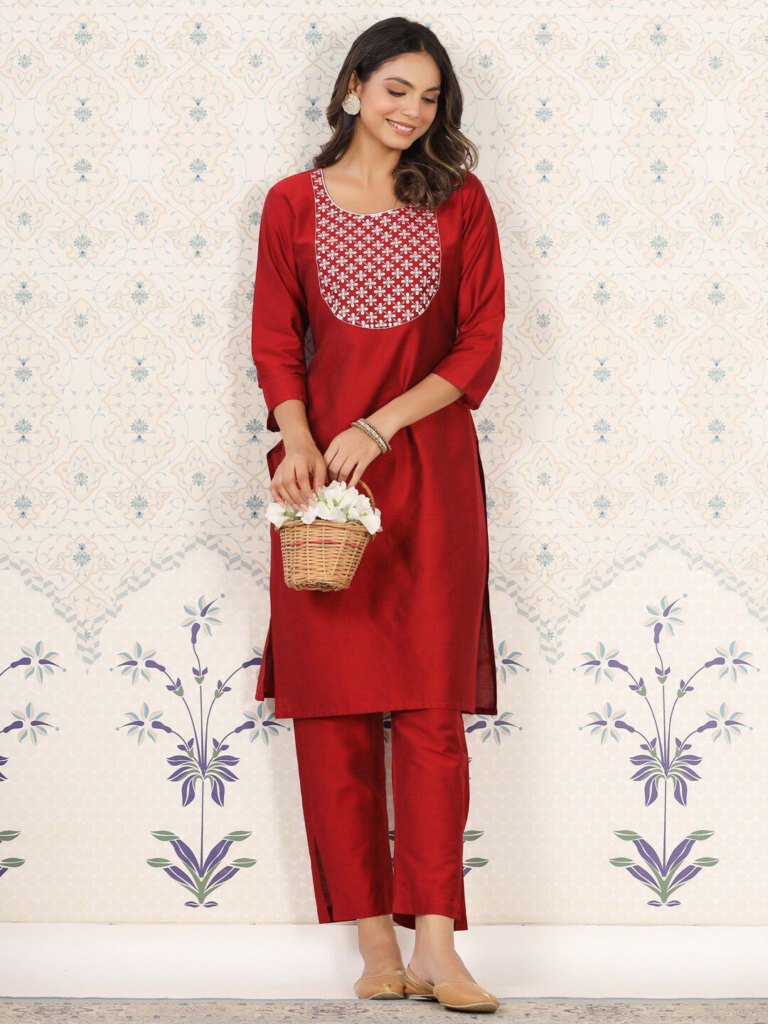 Dhiyona OD Floral Embroidered Yoke Sequined Straight Kurta with Trousers