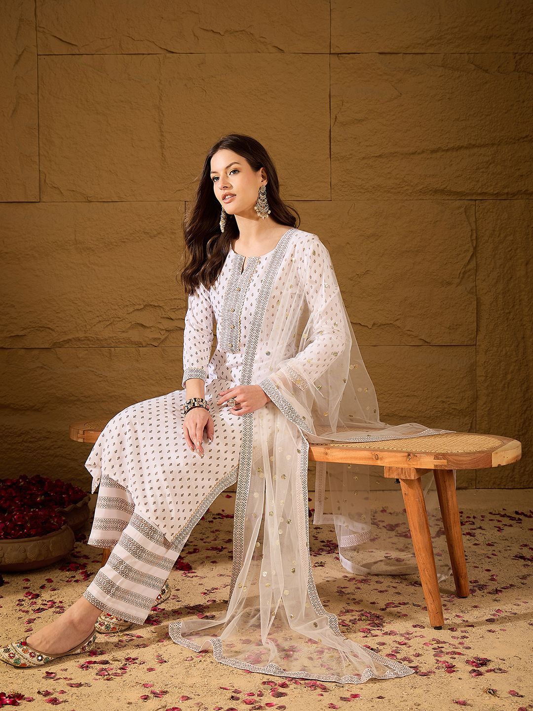 Dhiyona PD Women Embroidered Kurta & Palazzos With Dupatta