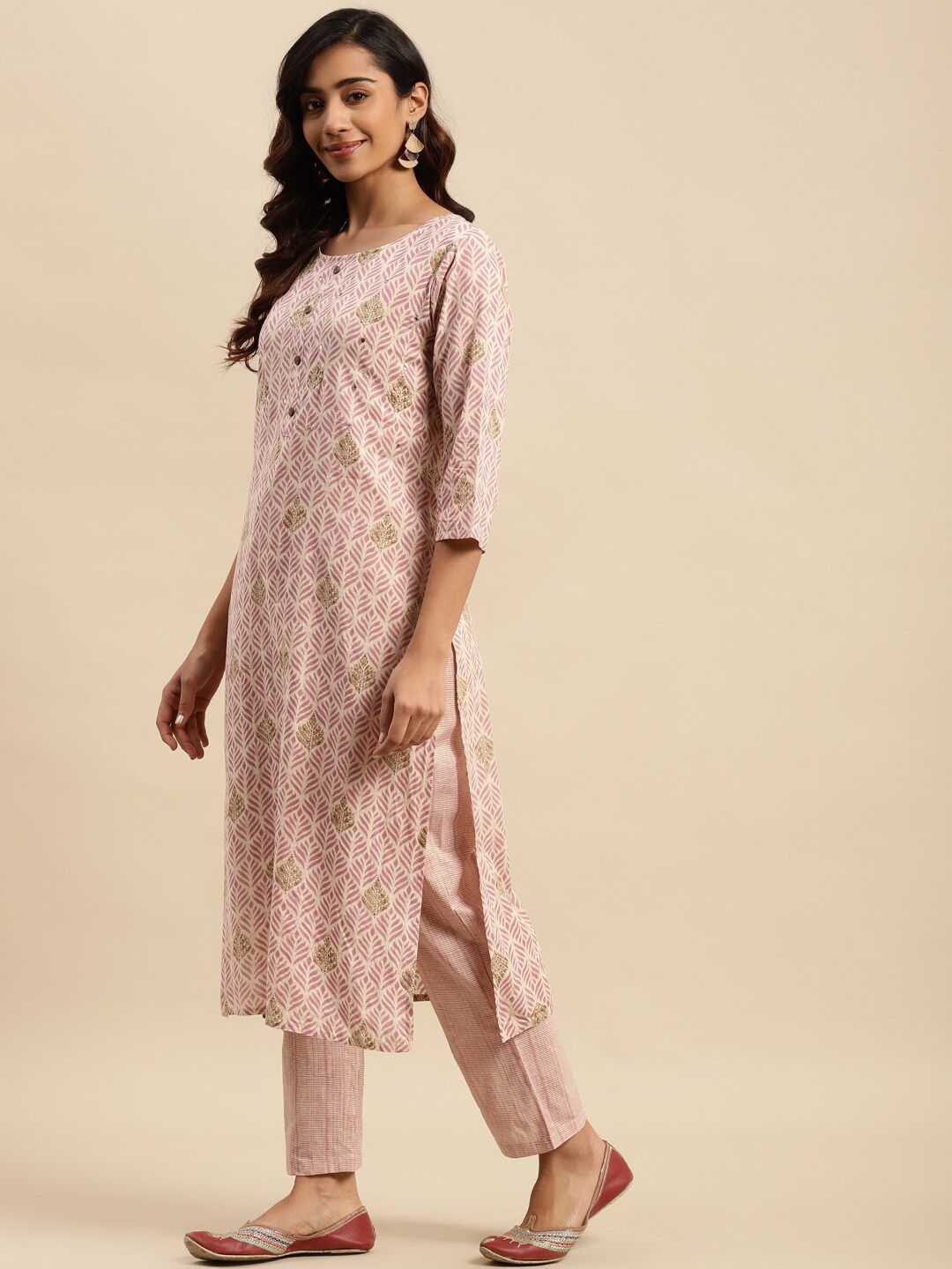 Dhiyona SN Women's Mauve Floral Printed Beads and Stones Kurta With Trouser & Dupatta