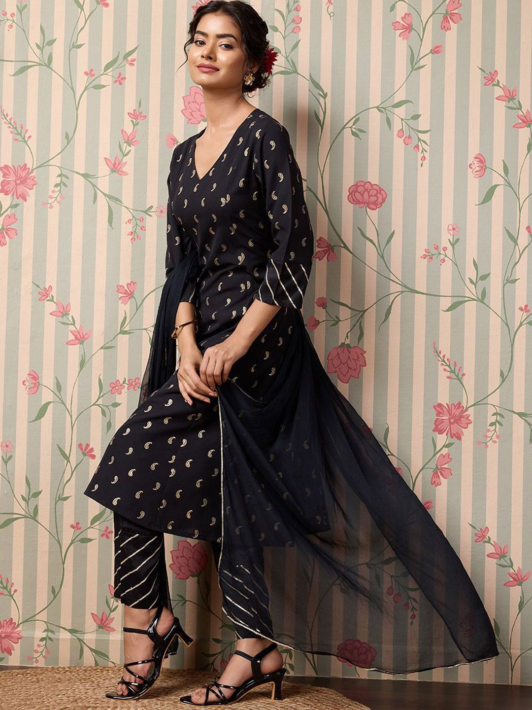 Dhiyona OD Floral Printed Regular Kurta with Trousers & With Dupatta