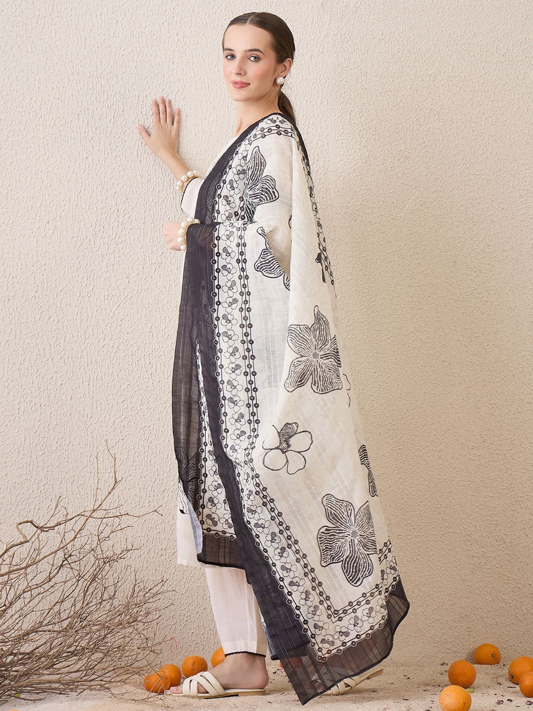 Dhiyona IE Floral Embroidered Notch Neck Sequinned Linen Kurta With Trousers & Dupatta