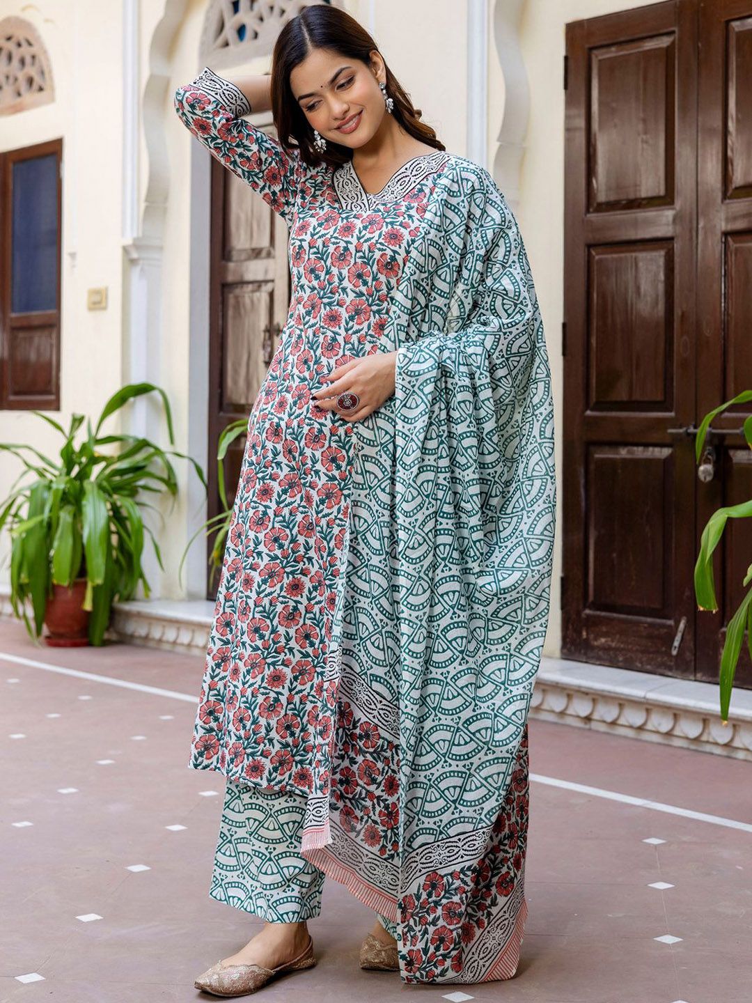 Dhiyona IE Floral Printed V-Neck Pure Cotton Straight Kurta With Palazzo And Dupatta