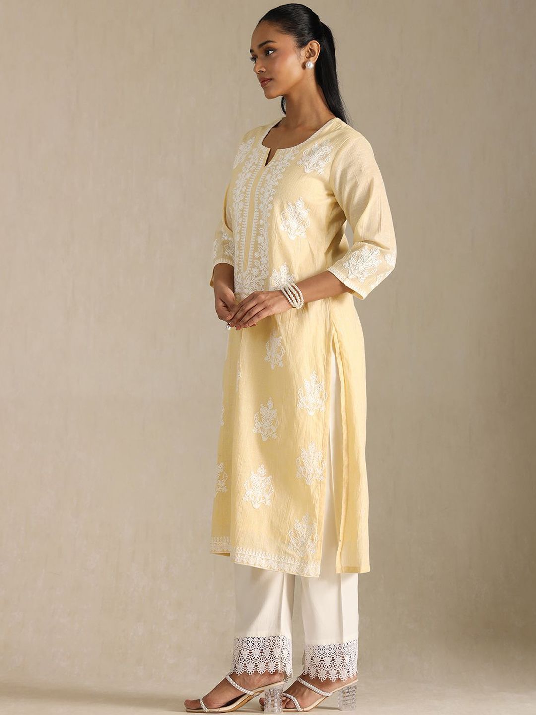 Dhiyona SO Women's Women Floral Embroidered Thread Work Kurta Set
