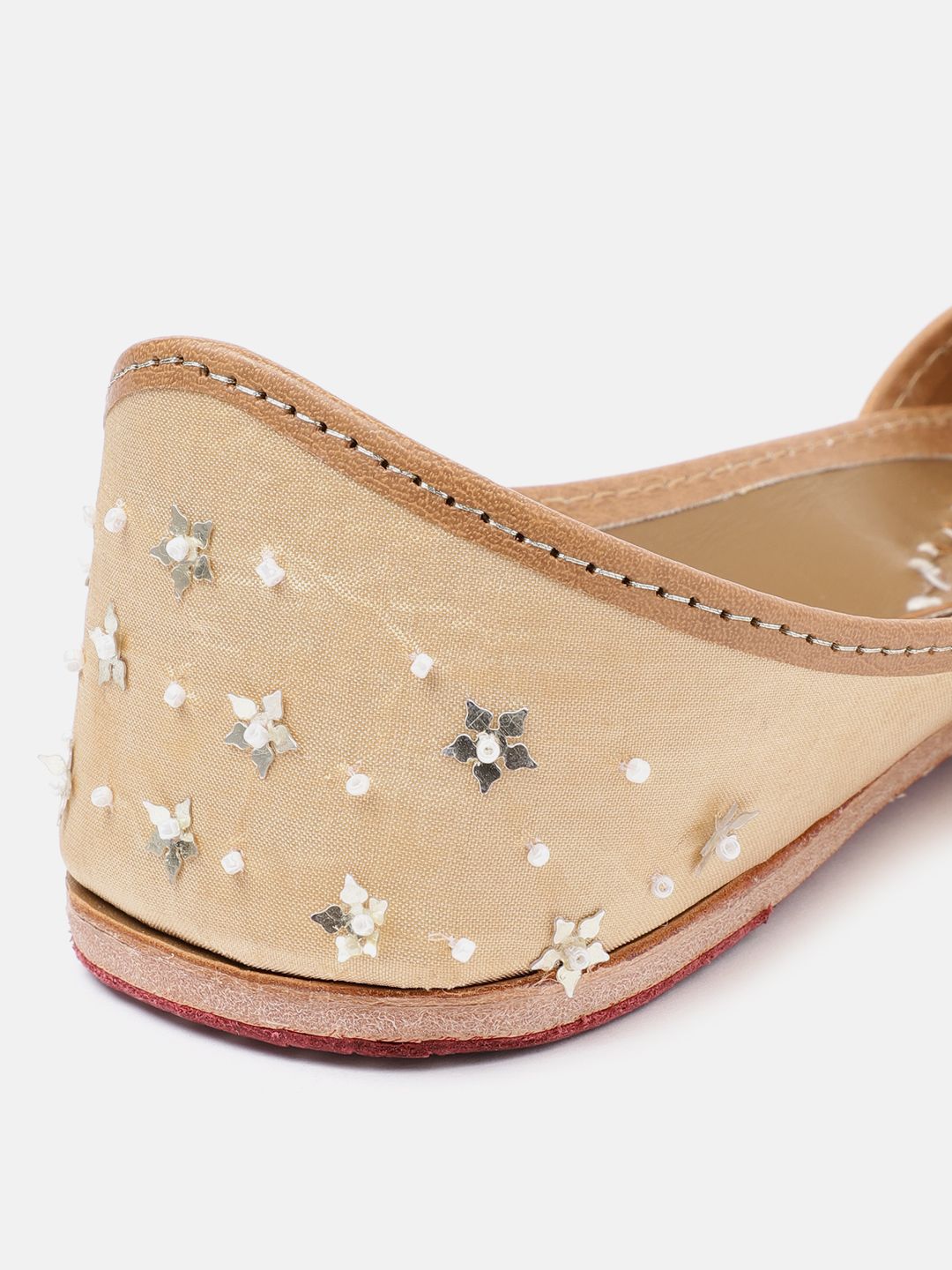 Dhiyona HOP Women Embellished Ethnic Mojaris