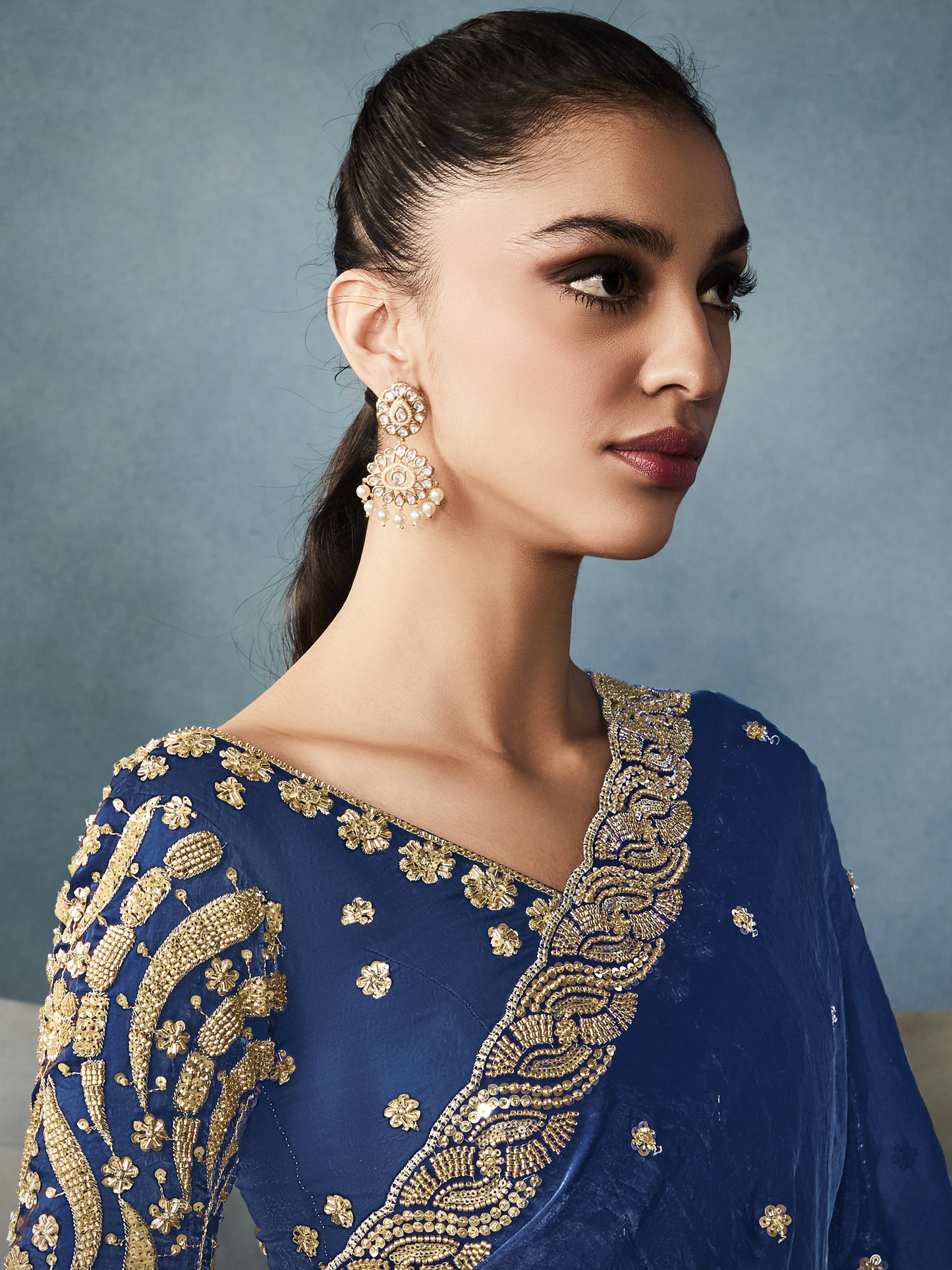 Dhiyona KM Women Navy Blue Tissue Embroidered Fancy Heavy Border Saree