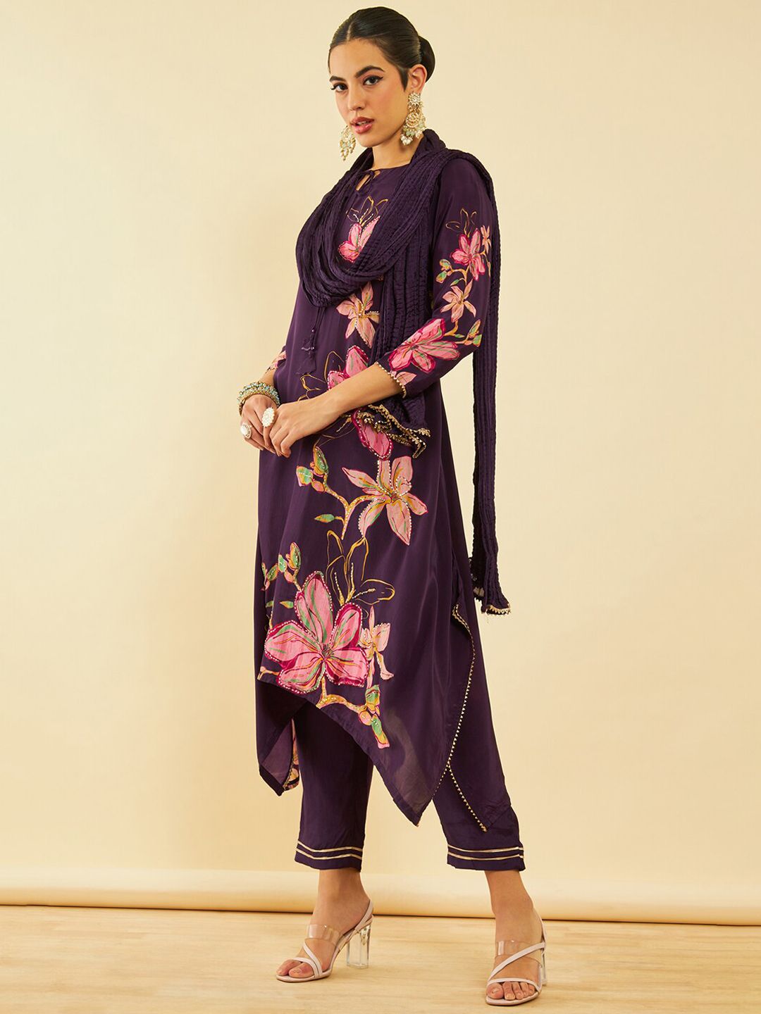 Dhiyona SO Women's Floral Printed Tie-Up Neck Three-Quarter Sleeves Mukaish Kurta Set