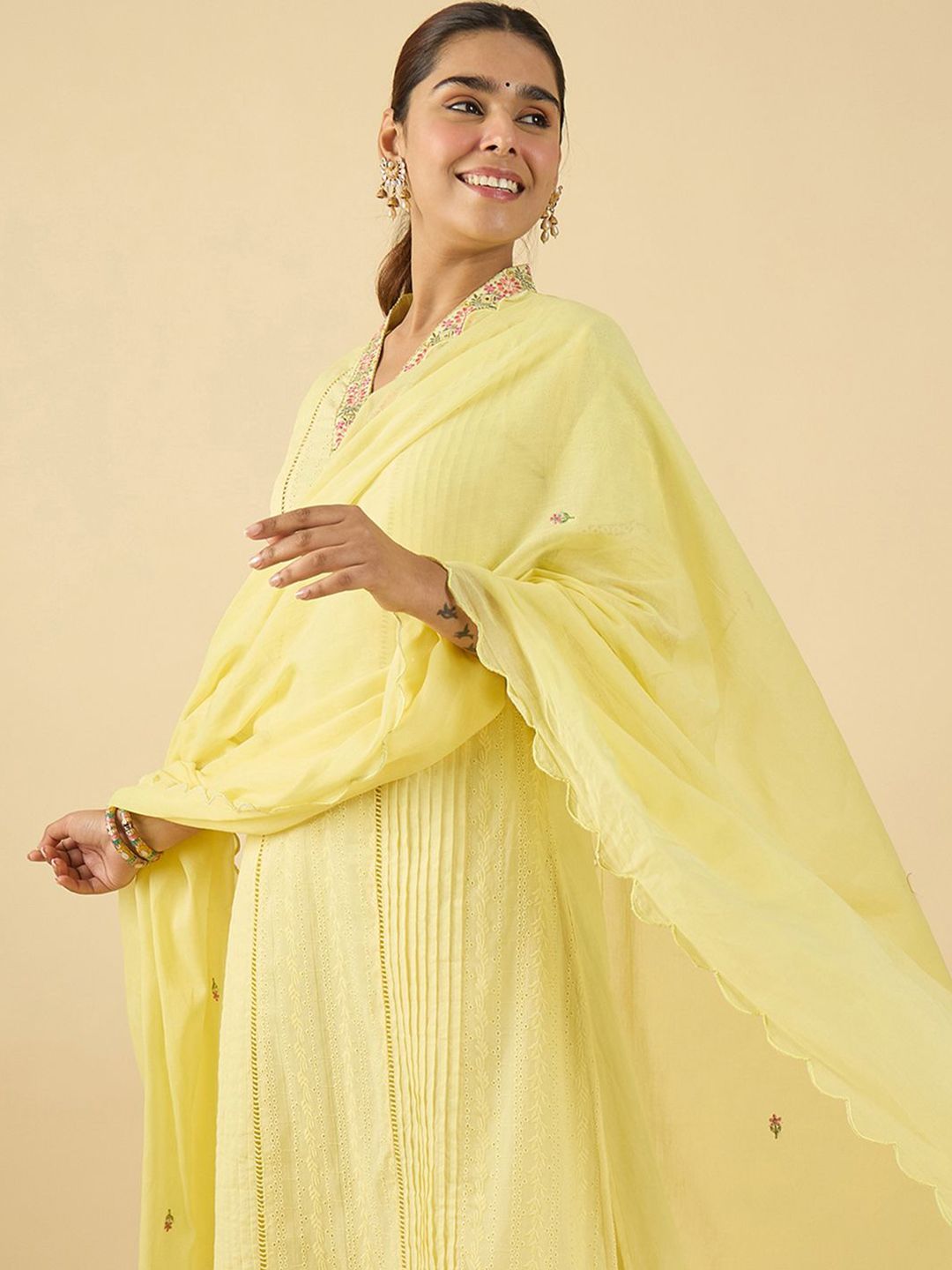 Floral Embroidered Pure Cotton V Neck Kurta With Trousers & Dupatta