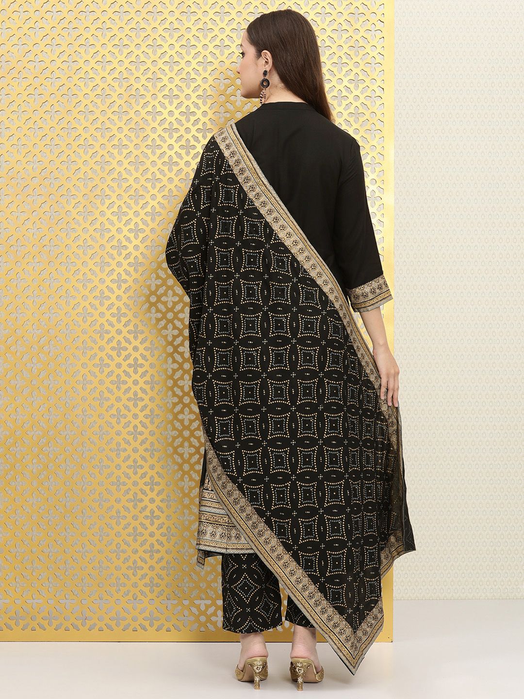 Dhiyona OD Women Black Bandhani Pleated Kurta with Trousers & With Dupatta