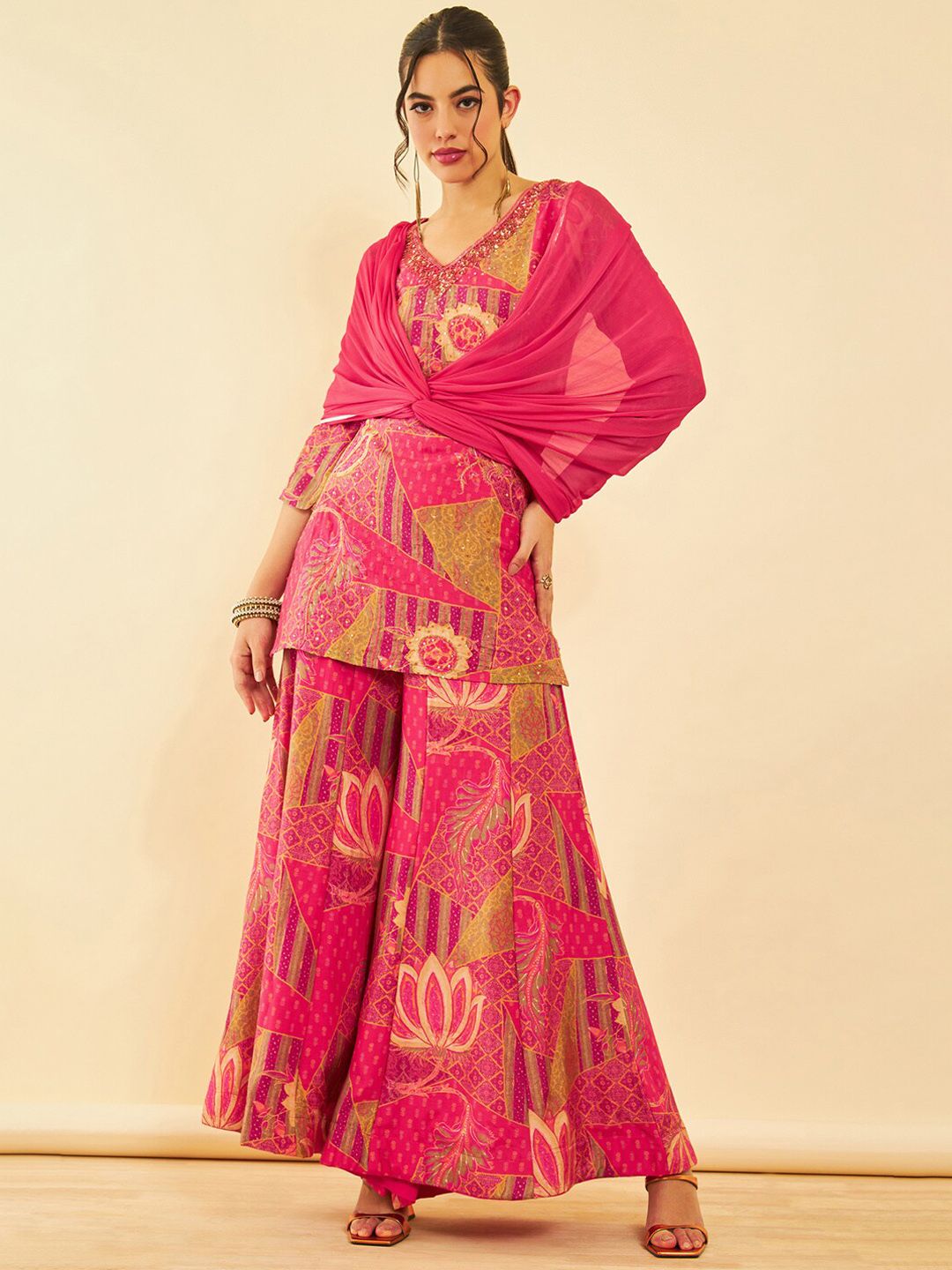 Dhiyona SO Women's Floral Printed V-Neck Three-Quarter Sleeves Sequinned Kurti Set