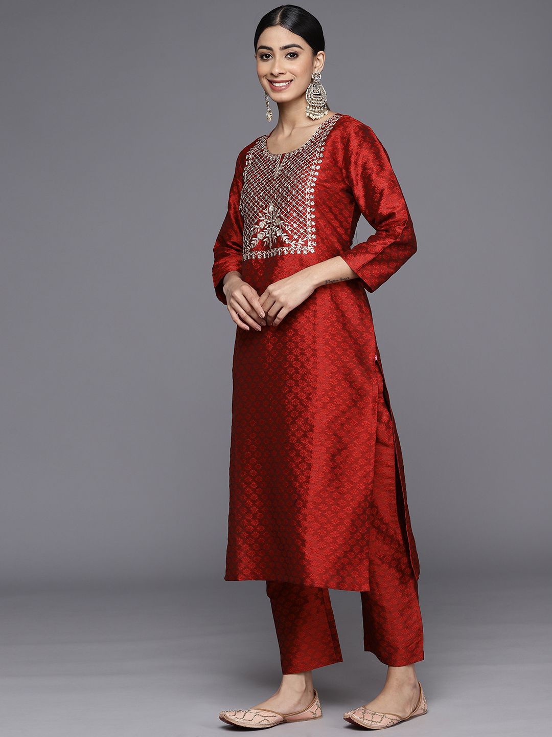 Dhiyona VA Women'sYoke Design Regular Thread Work Kurta with Trousers & With Dupatta