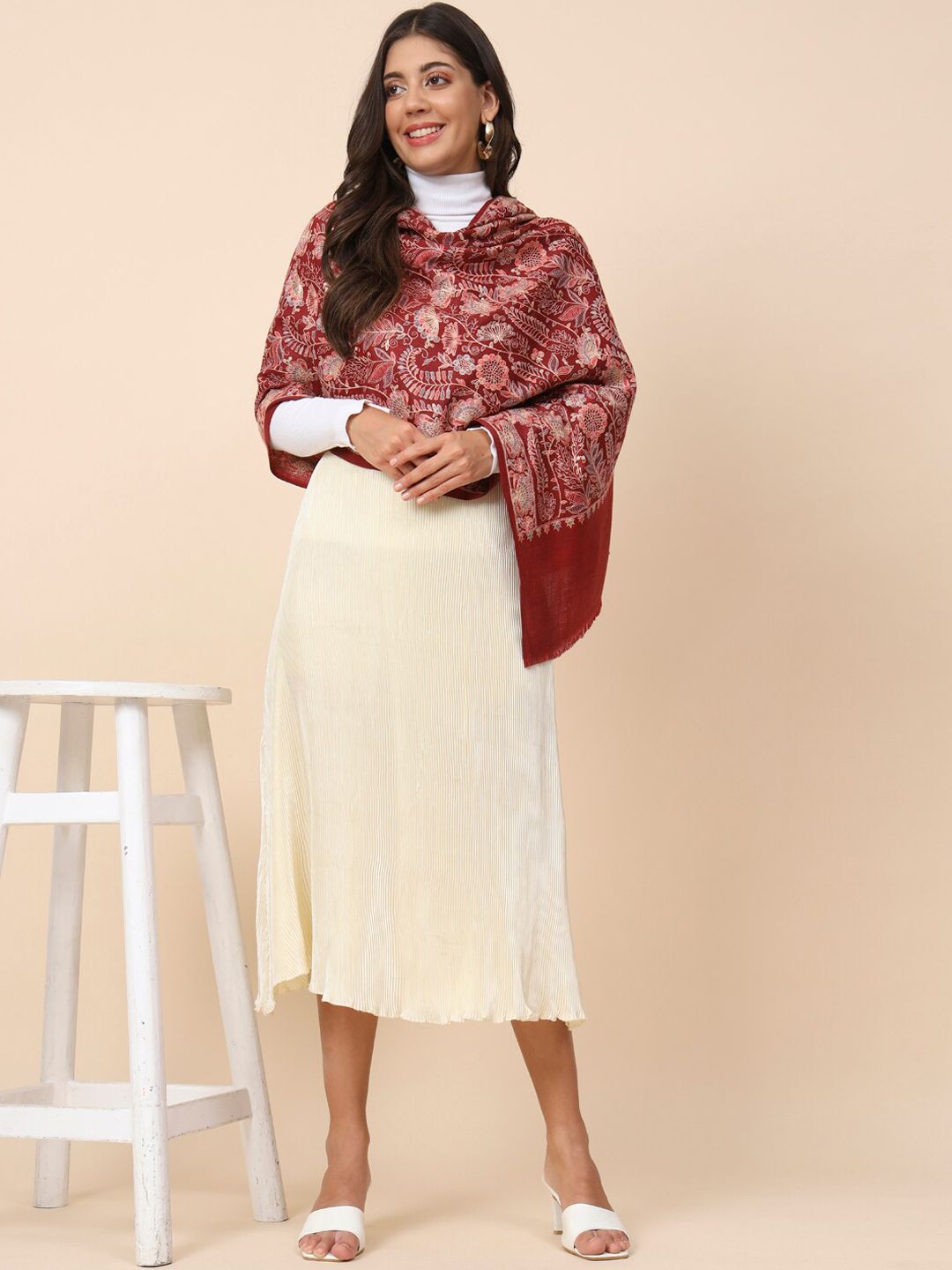Dhiyona PA Floral Embroidered Woolen Shawl