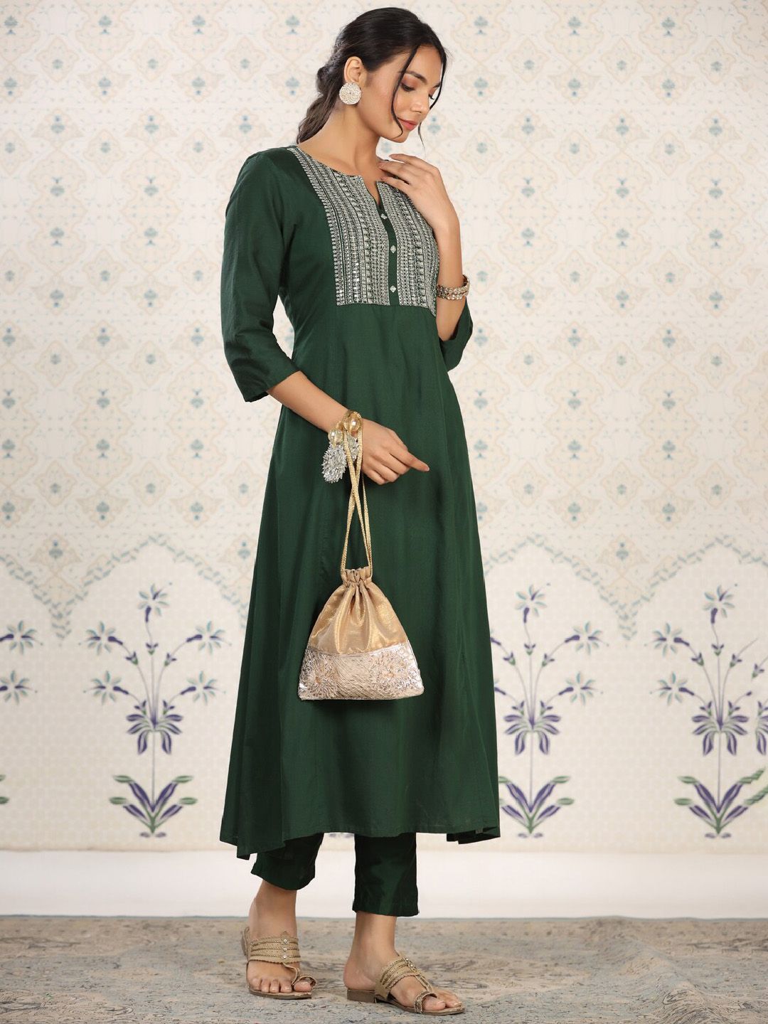 Dhiyona OD Yoke Design Embroidered Kurta with Trousers