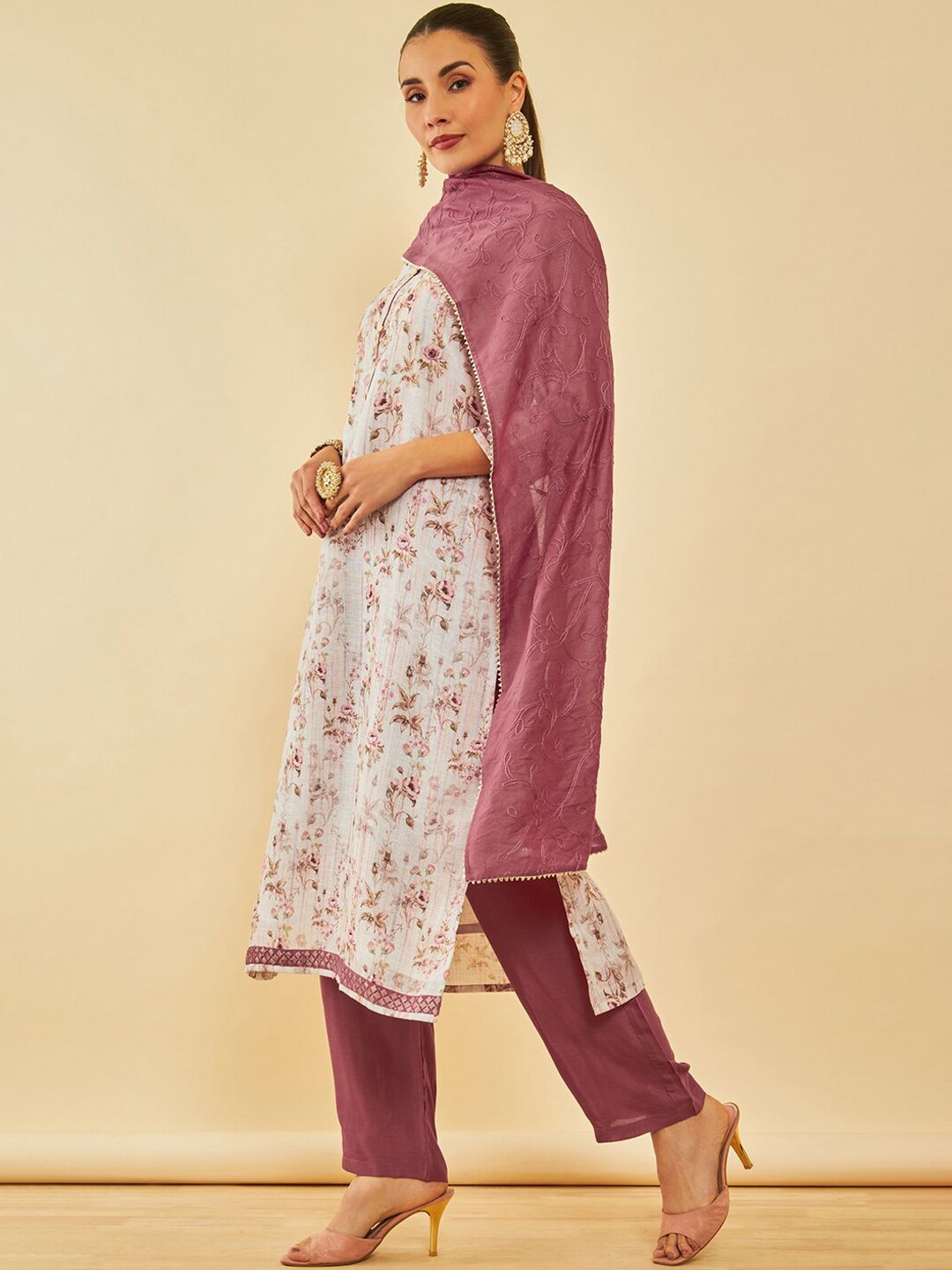 Dhiyona SO Women's Floral Printed Regular Kurta with Trousers & With Dupatta
