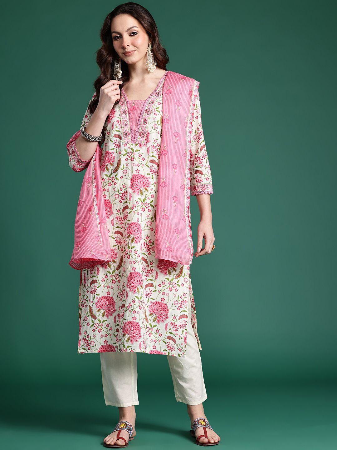 Dhiyona IE Women Floral Printed Kurta with Trousers & Dupatta