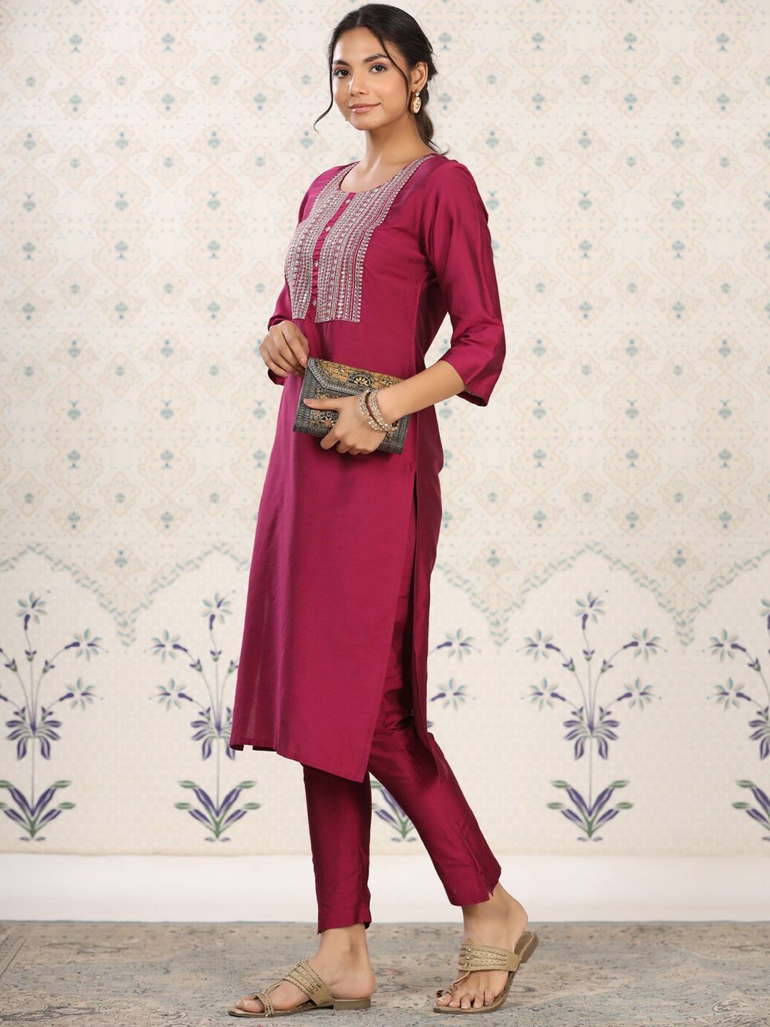 Dhiyona OD Yoke Design Embroidered Kurta with Trousers