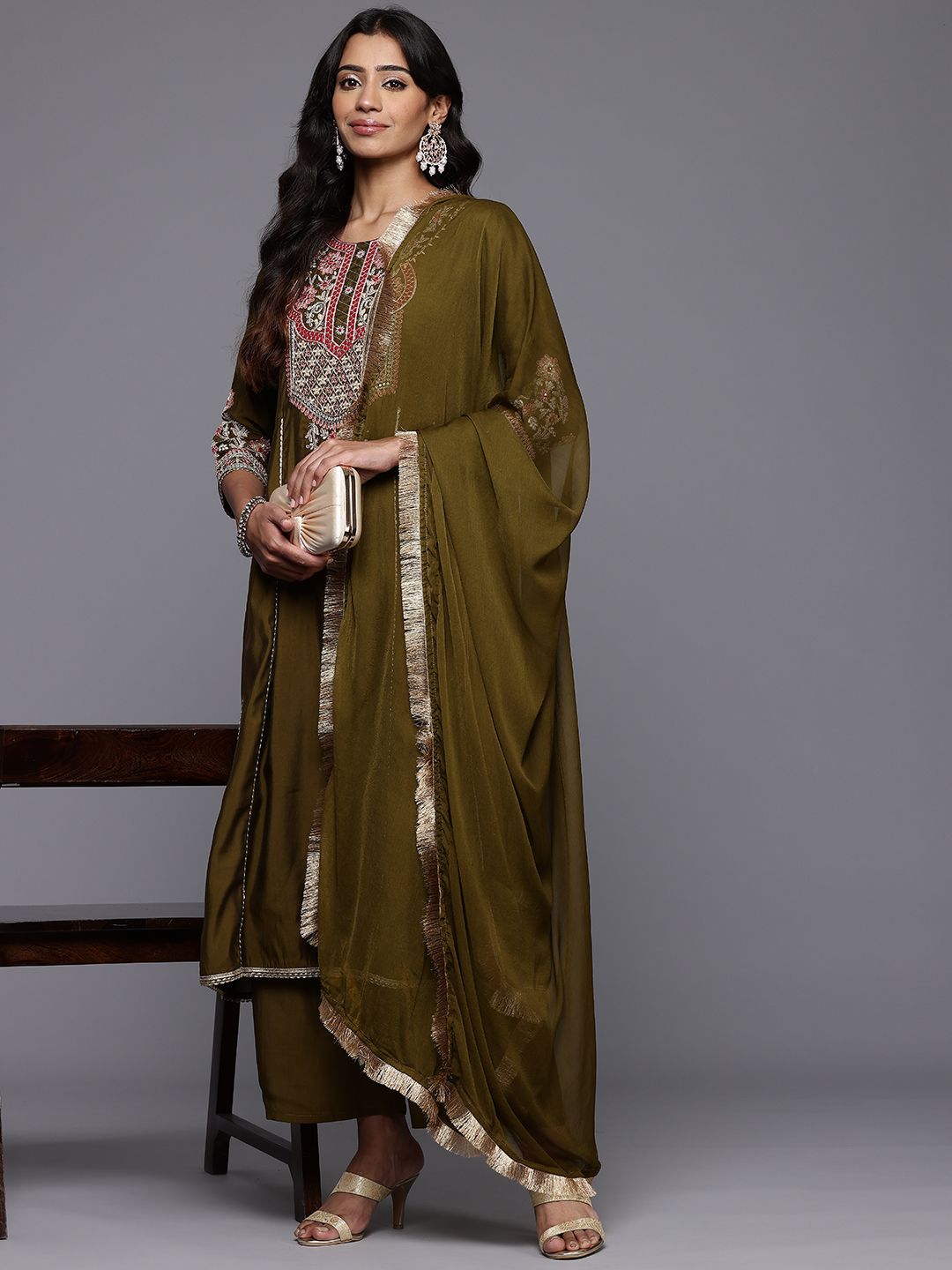Dhiyona VA Women'sFloral Embroidered Zari Panelled Kurta With Palazzos & Dupatta