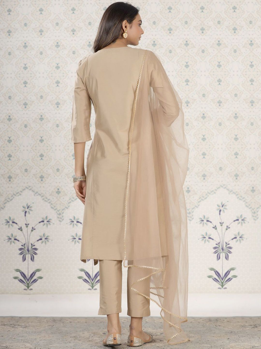 Dhiyona OD Floral Yoke Design Sequinned Kurta with Trousers & Dupatta